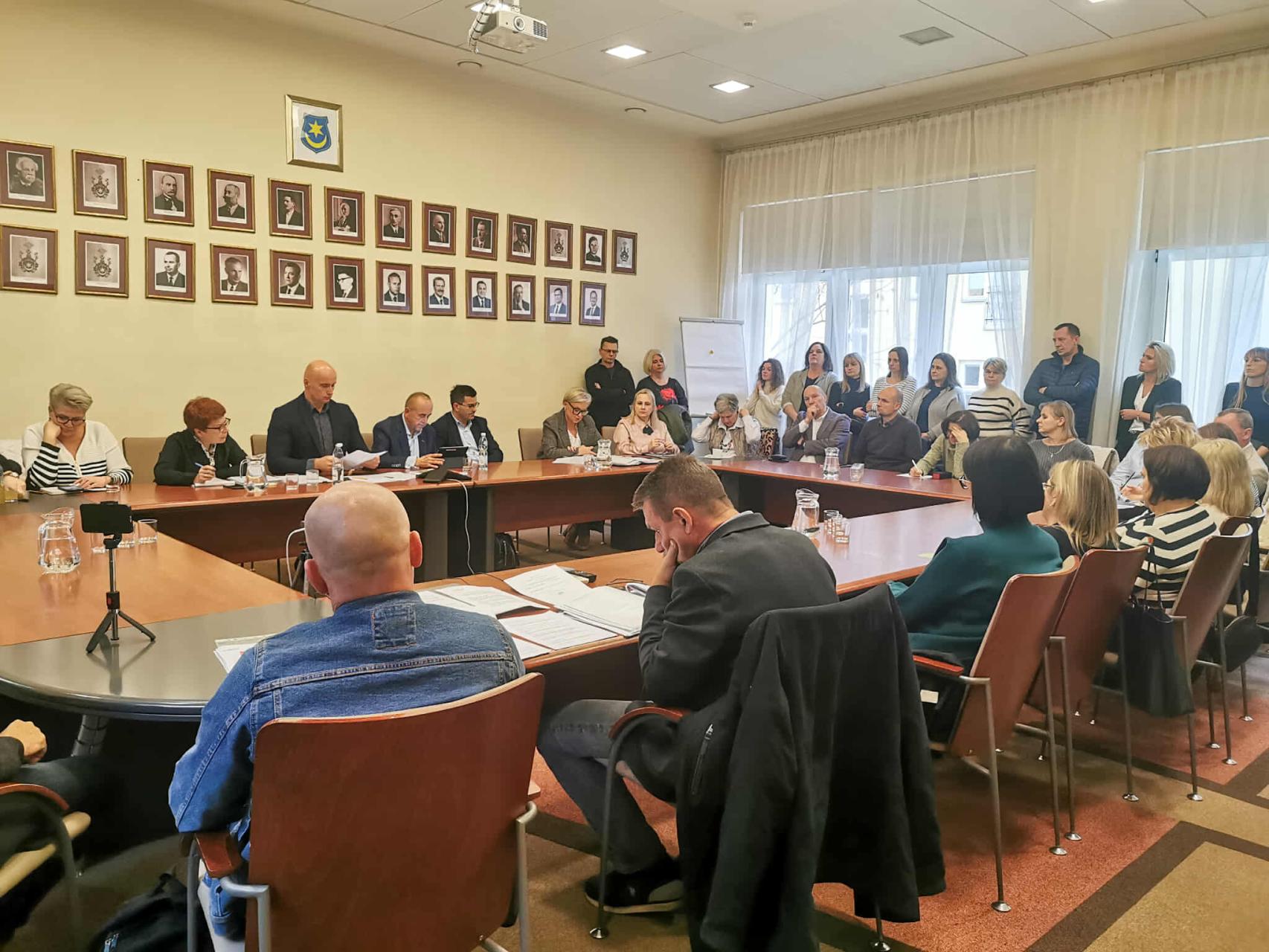 Czy dwie tarnowskie szkoły zostaną połączone? Doszło do gorącej dyskusji