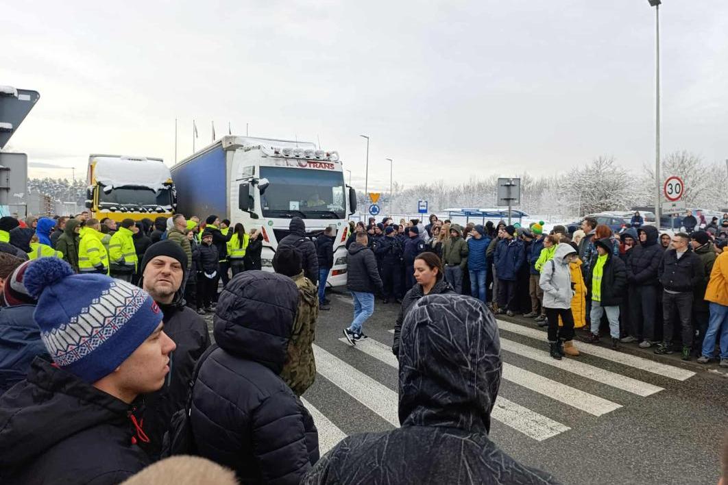 Strajk w Valeo. Pracodawca proponuje 1000 zł jednorazowej wypłaty, ale stawia warunek