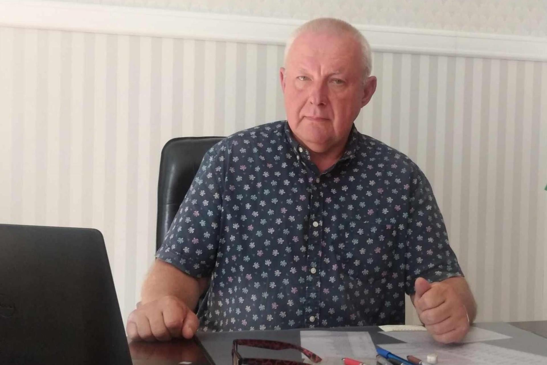 Dyrektor XLIV LO w Krakowie został zawieszony. Kazał uczniowi ściąć włosy