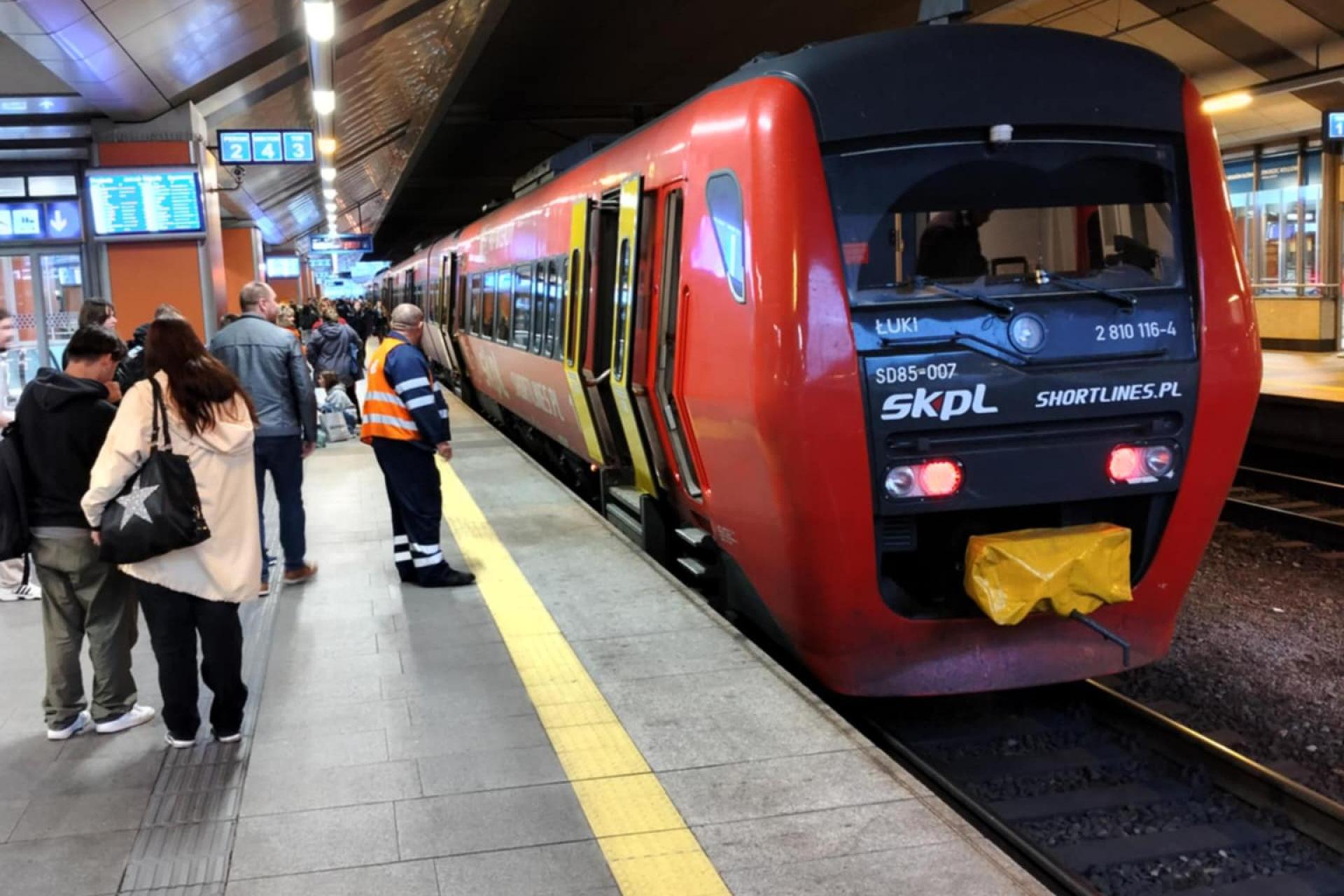 Jedyny poranny pociąg z Bieszczad bez wjazdu do centrum. Wszystko przez remont