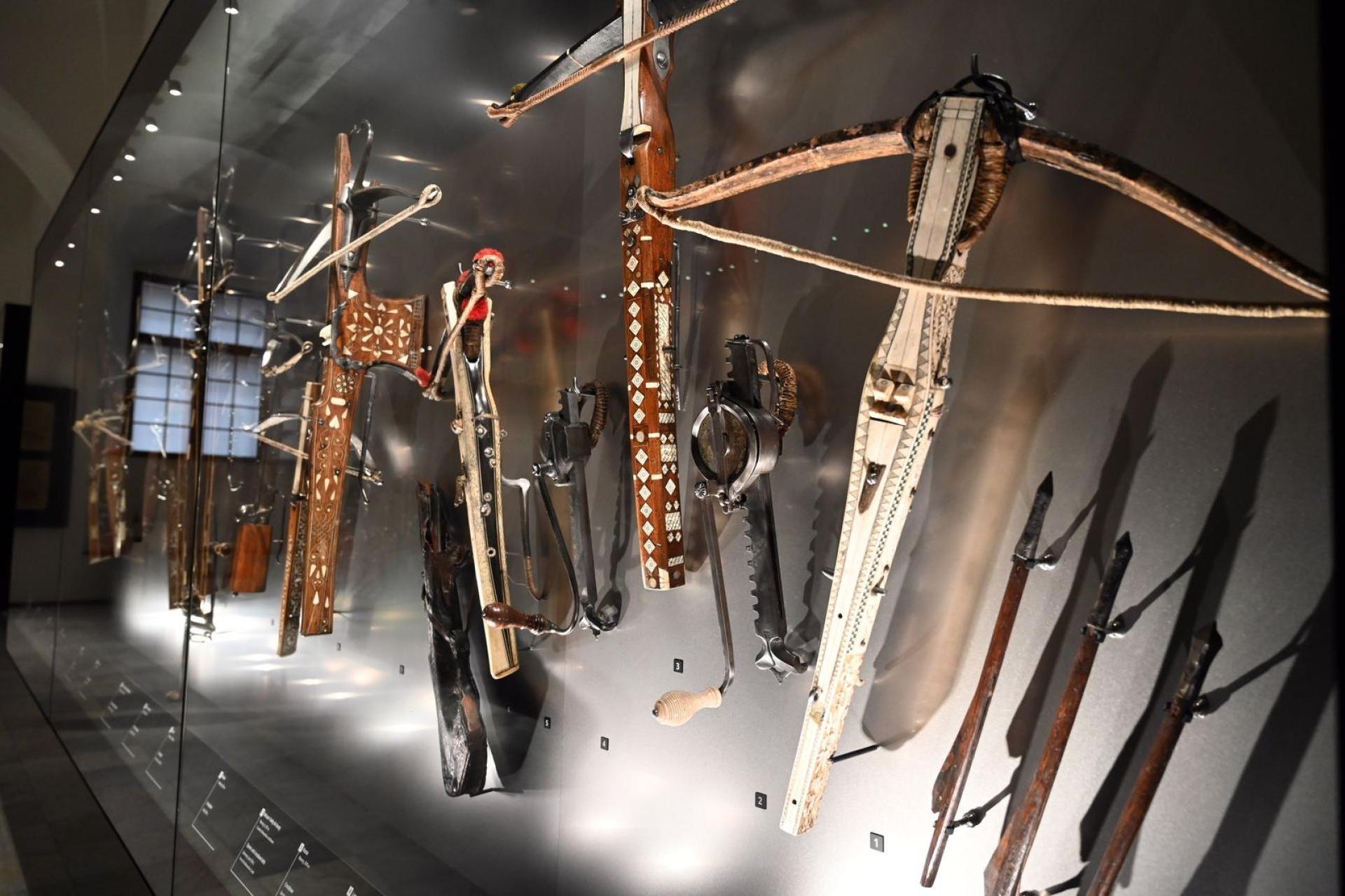 Wawel otwiera odnowioną wystawę militariów i kolejne podziemia. ZDJĘCIA