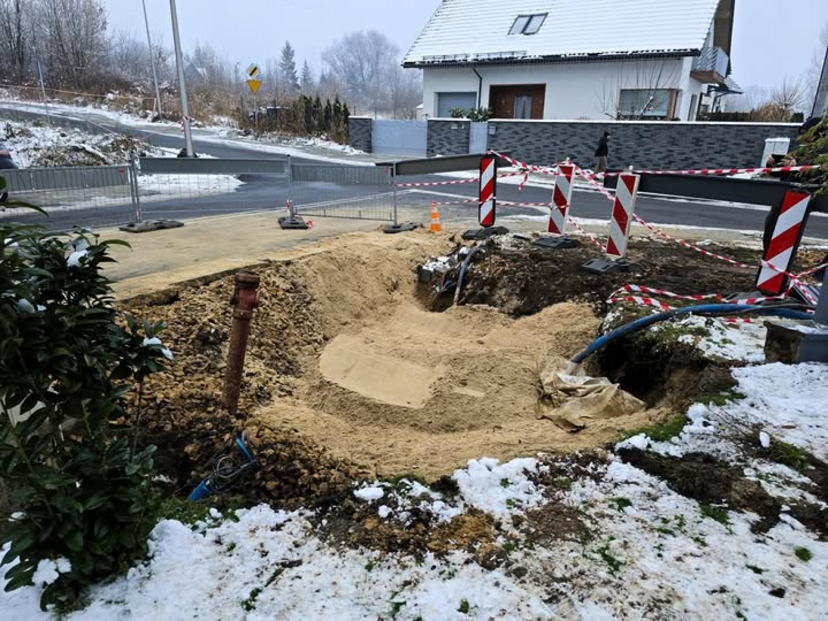 Zapadlisko w Olkuszu częściowo zasypane. Trwa obserwacja terenu