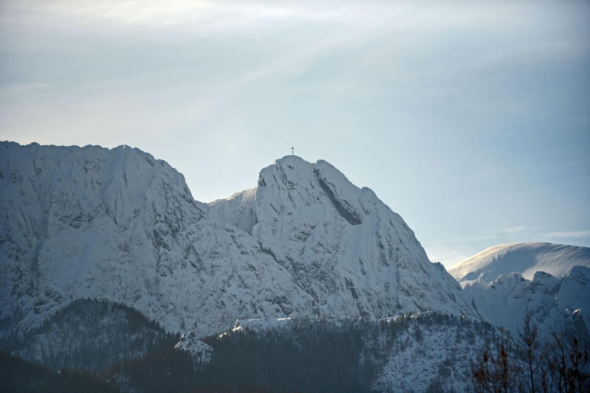 Znowu chcą rozświetlić krzyż na Giewoncie w rocznicę śmierci Jana Pawła II. Są dwa wnioski do TPN