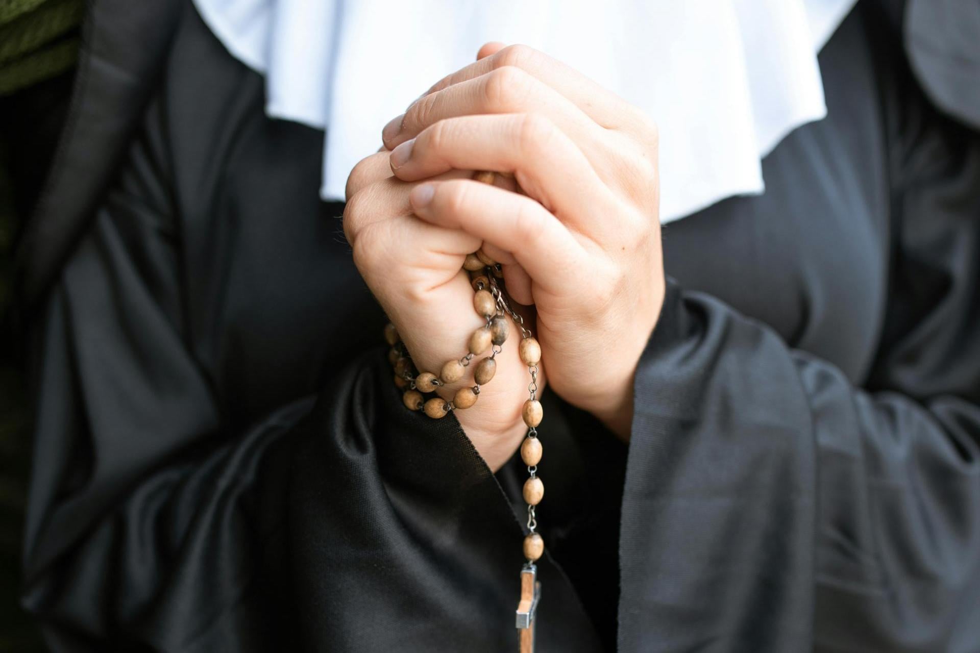 "Tajemnice szczęśliwych kobiet. Prawdziwe życie sióstr zakonnych", Co odkrywa Judyta Syrek?