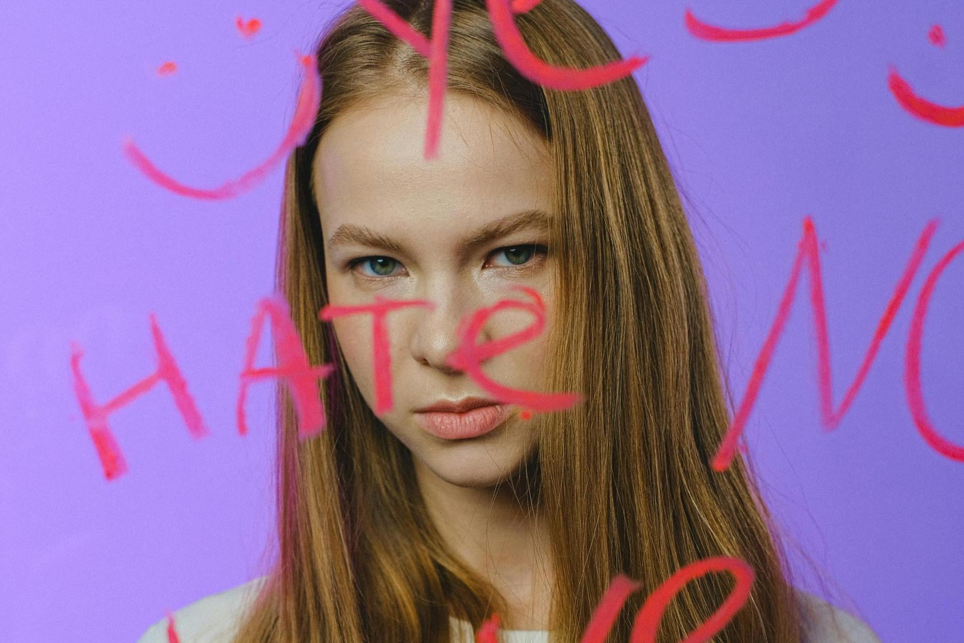 W internecie nie boli. Jak hejt nas niszczy?