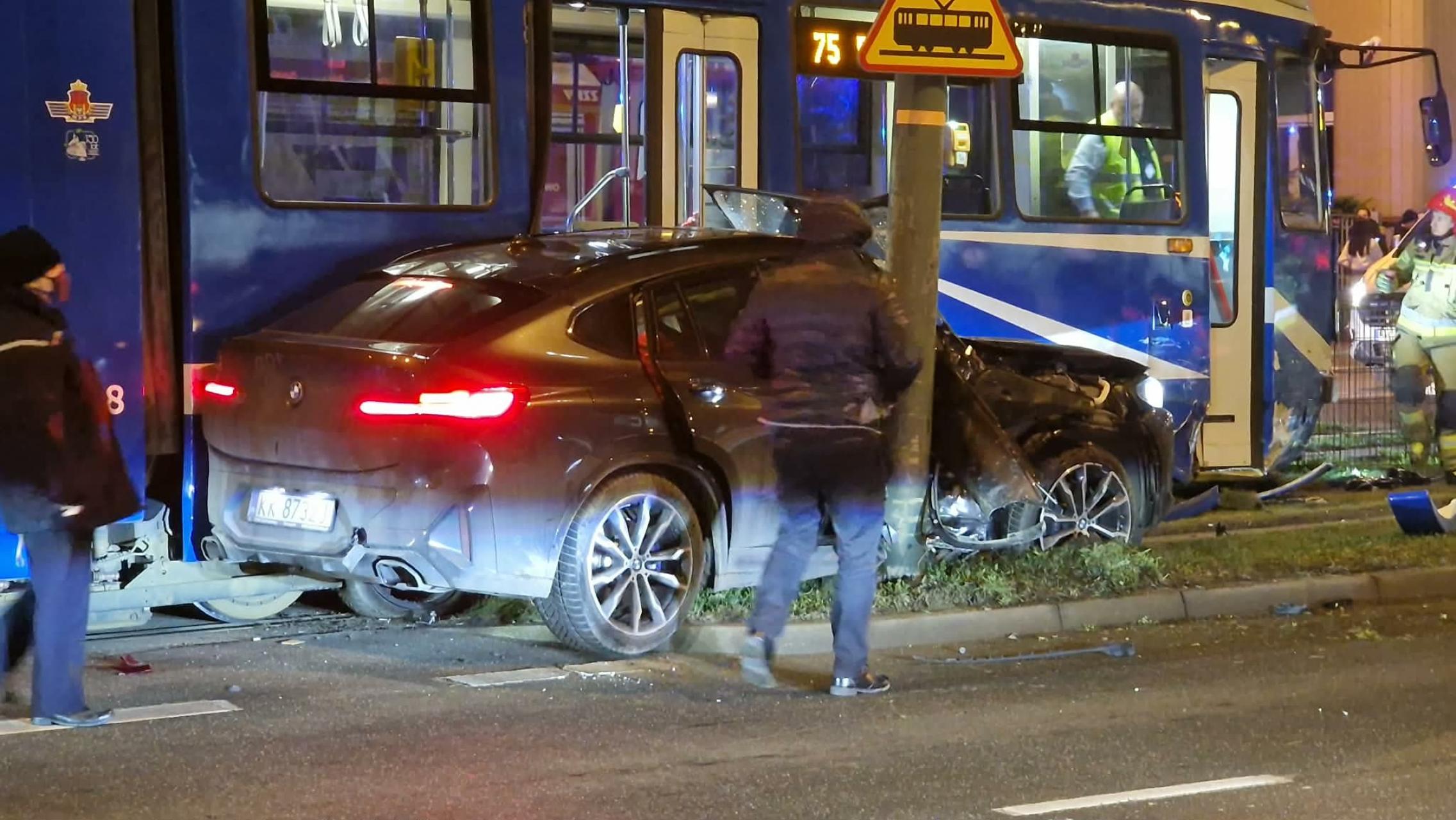 Wypadek z udziałem tramwaju. Jedna osoba poszkodowana