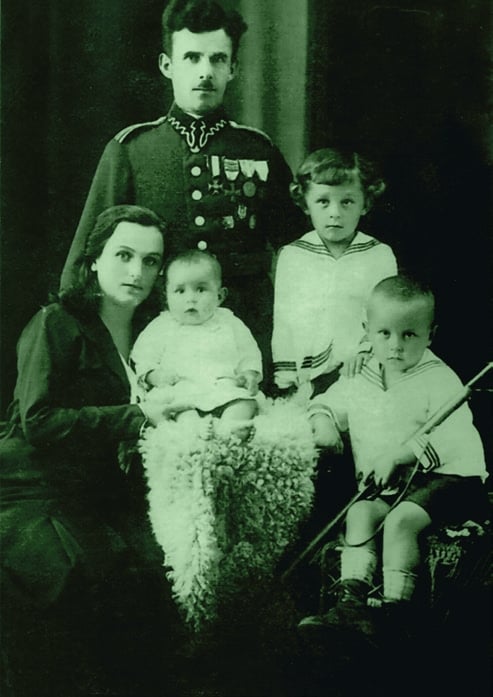 z żoną Stanisławą i dziećmi:Edwardem, Ryszardem i Eulalią.