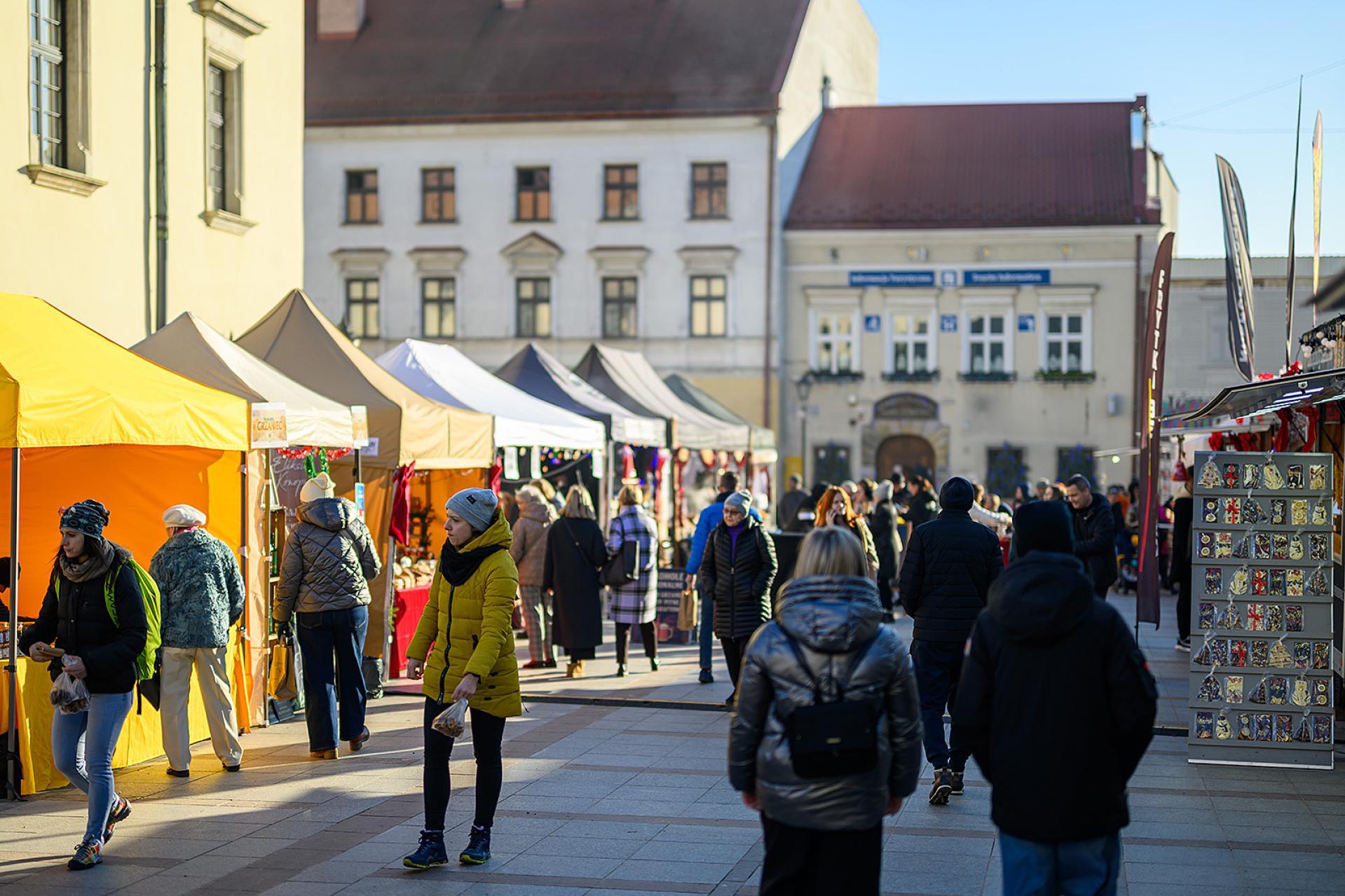 Tarnów w świątecznym rytmie, choć pogoda raczej wiosenna