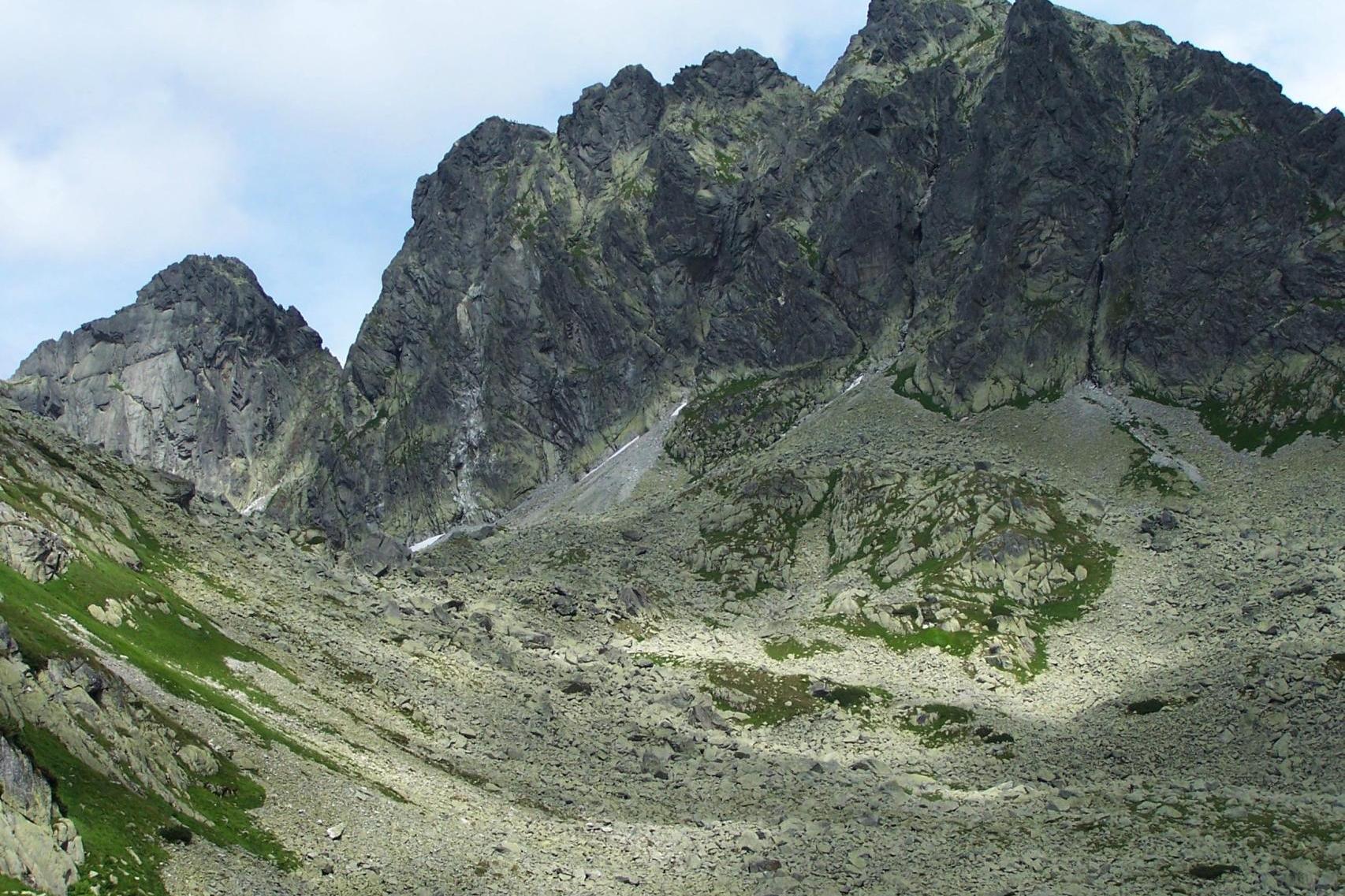 Wypadek w Tatrach. Turyści pierwsi pomogli rannej kobiecie, sprzęt dostarczały drony