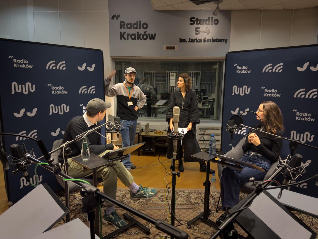 Nadchodzi Grimmersive - słuchowisko w technologii dźwięku przestrzennego Radia Kraków jakiego jeszcze nie było