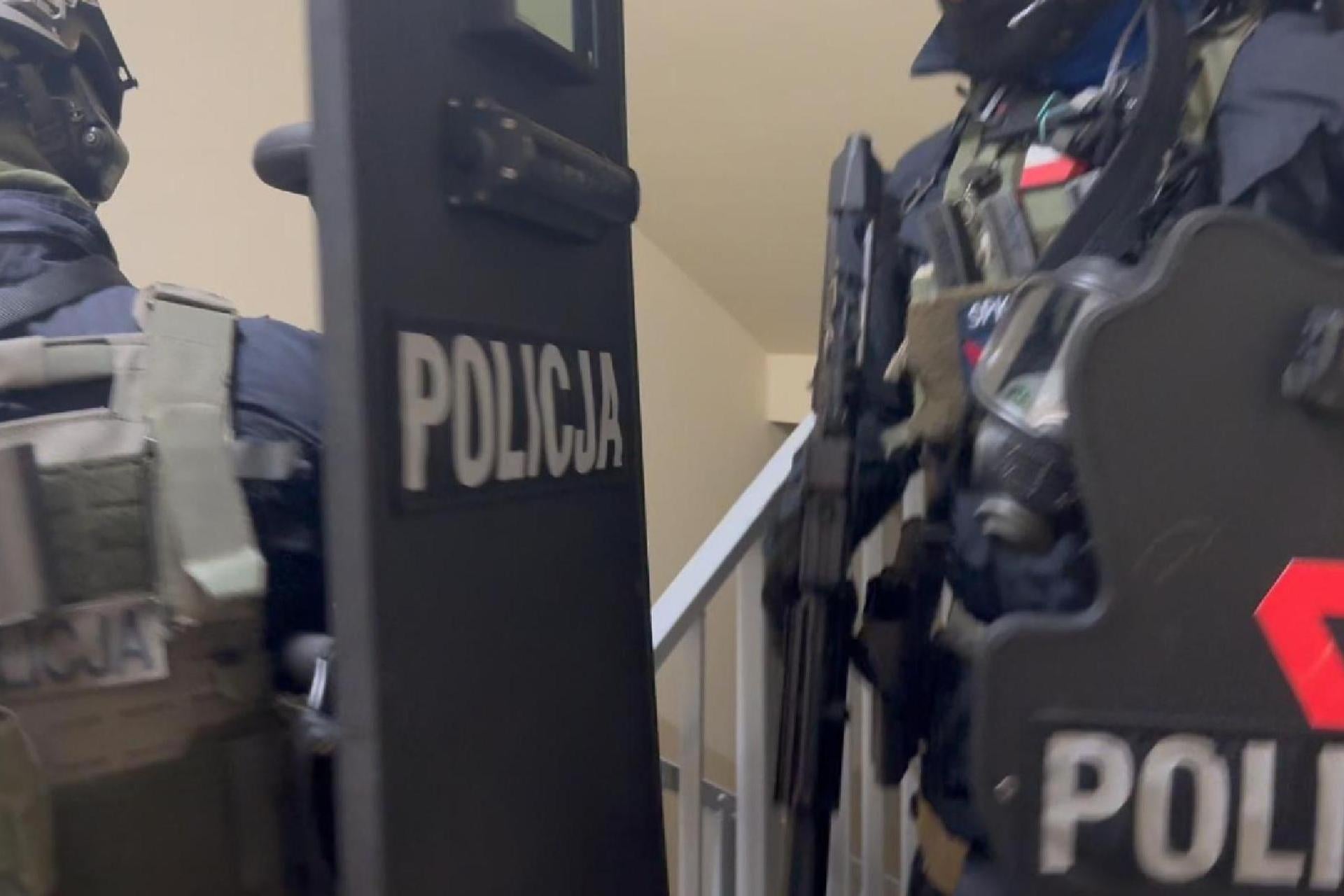 Rozbita grupa narkotykowa. Siedem zatrzymań, pięć osób w areszcie