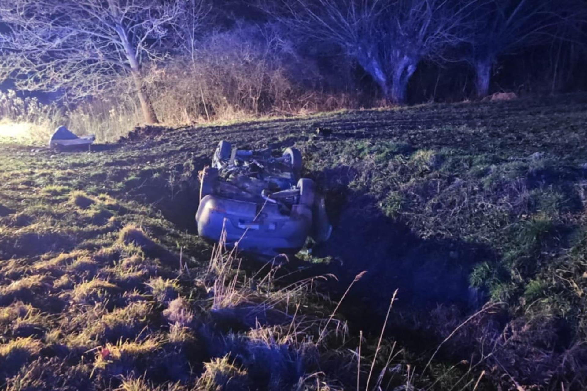 Poważny wypadek w miejscowości Sutków w powiecie dąbrowskim. 5 osób w szpitalu