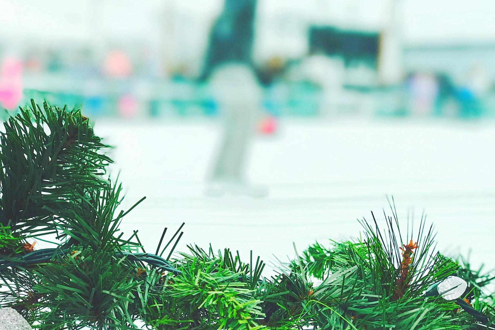 Jak aktywnie spędzić święta i spalić zjedzone kalorie? Na lodowisku