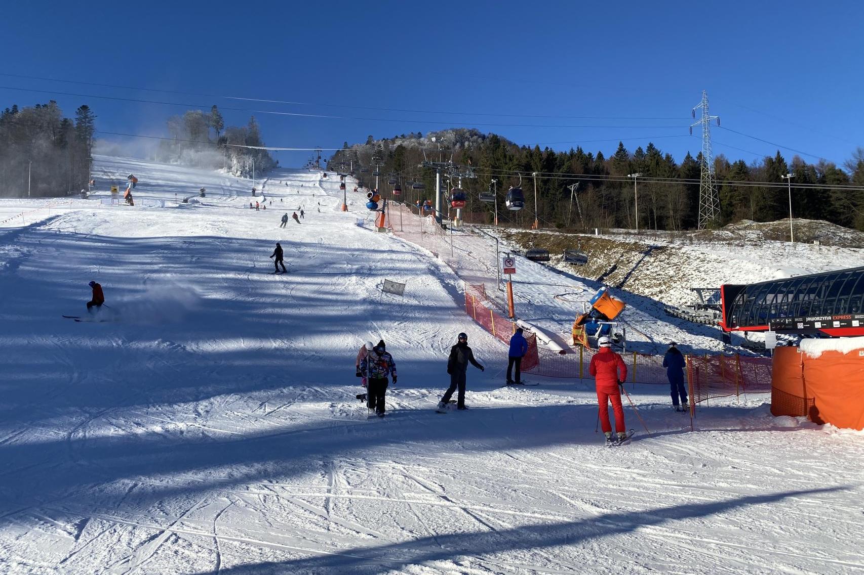 Zima wróciła do Beskidu Sądeckiego. Na nartach pojeździmy na Jaworzynie Krynickiej i w Tyliczu