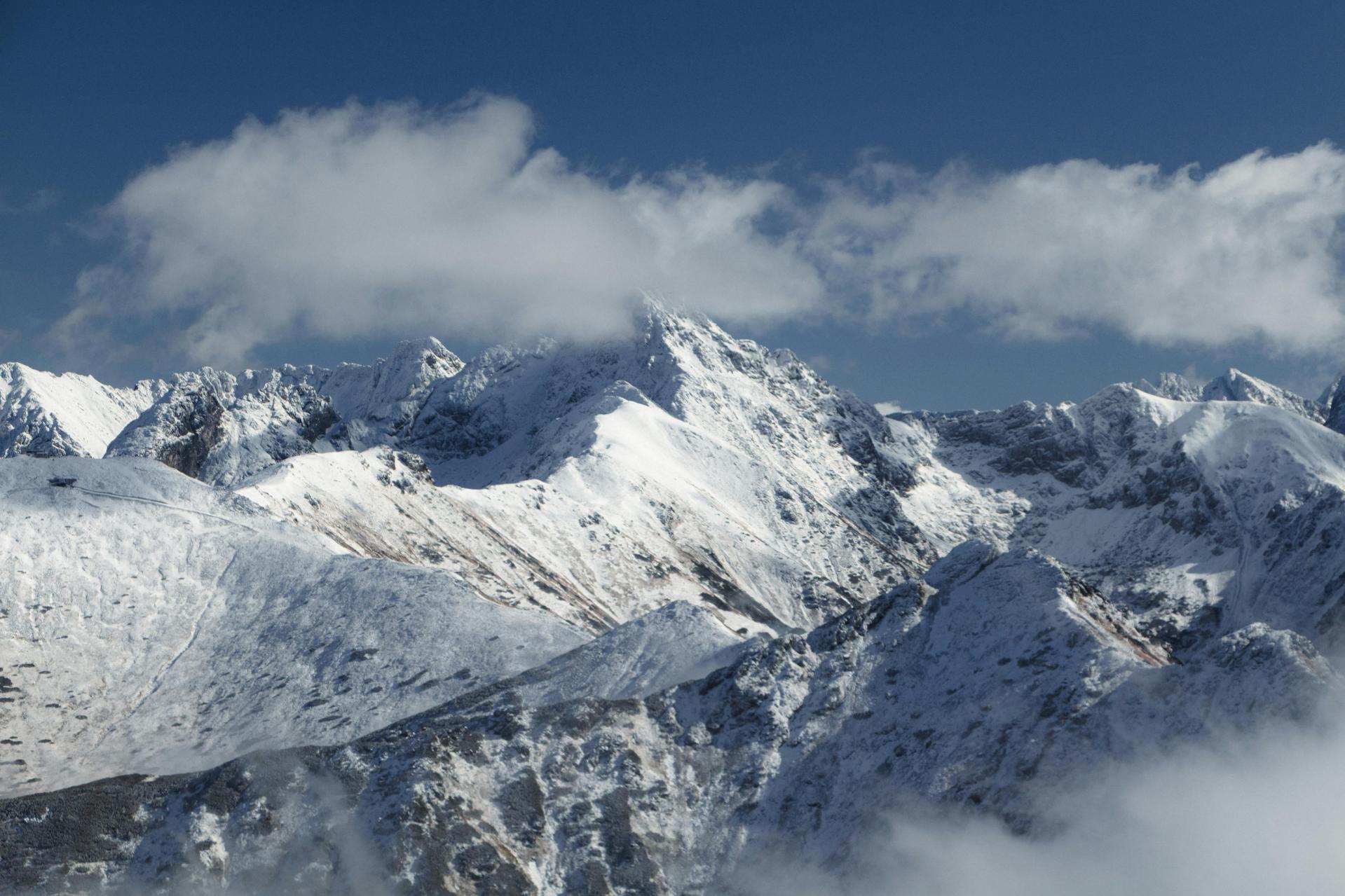 TOPR: drugi stopień zagrożenia lawinowego w Tatrach