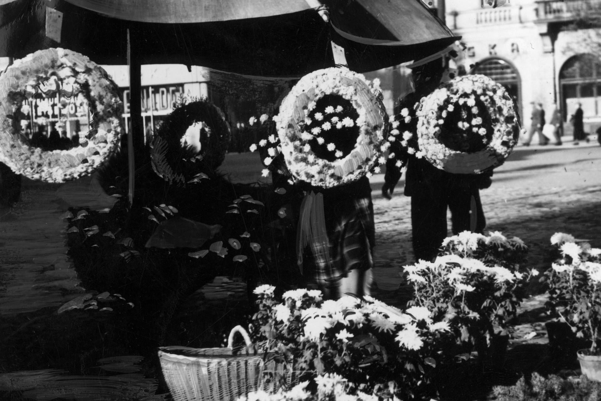 Od wieńczarek do współczesności. Co dziś zostało z tradycji krakowskich kwiaciarek?