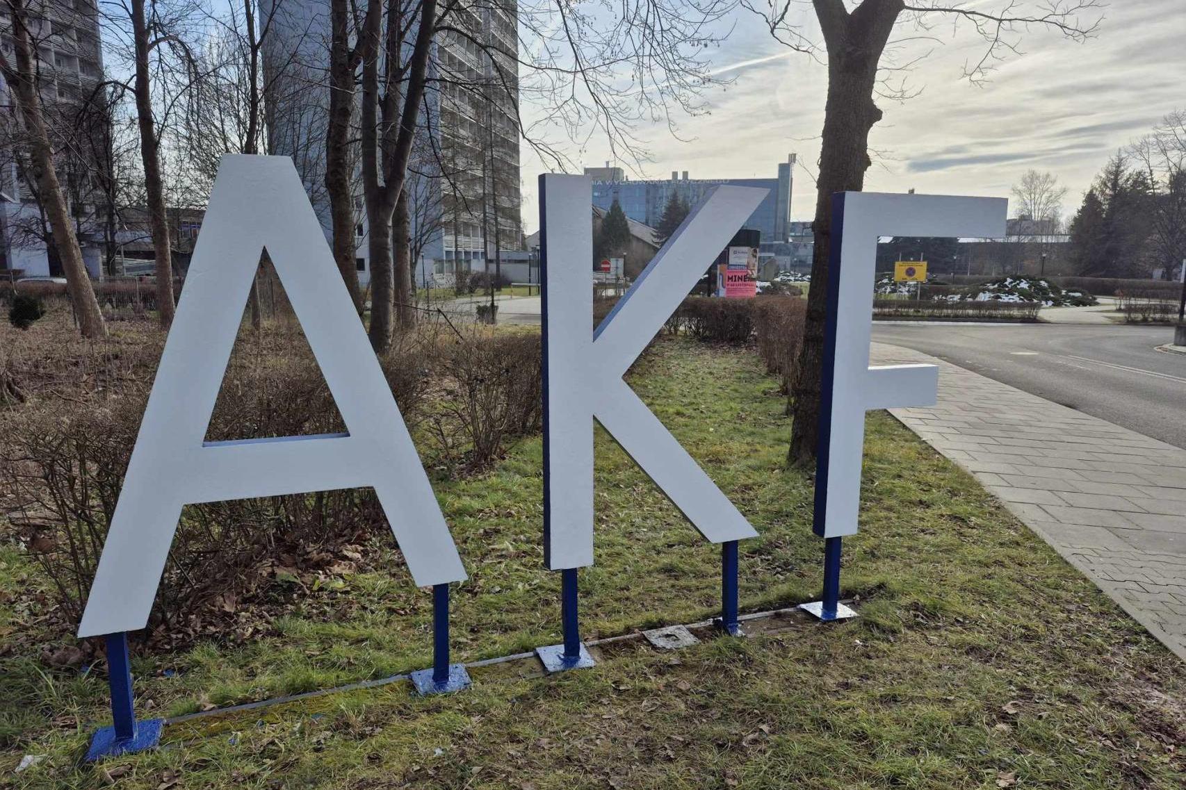 Rektor Akademii Kultury Fizycznej w Krakowie zawieszony. W tle sprawa Collegium Humanum