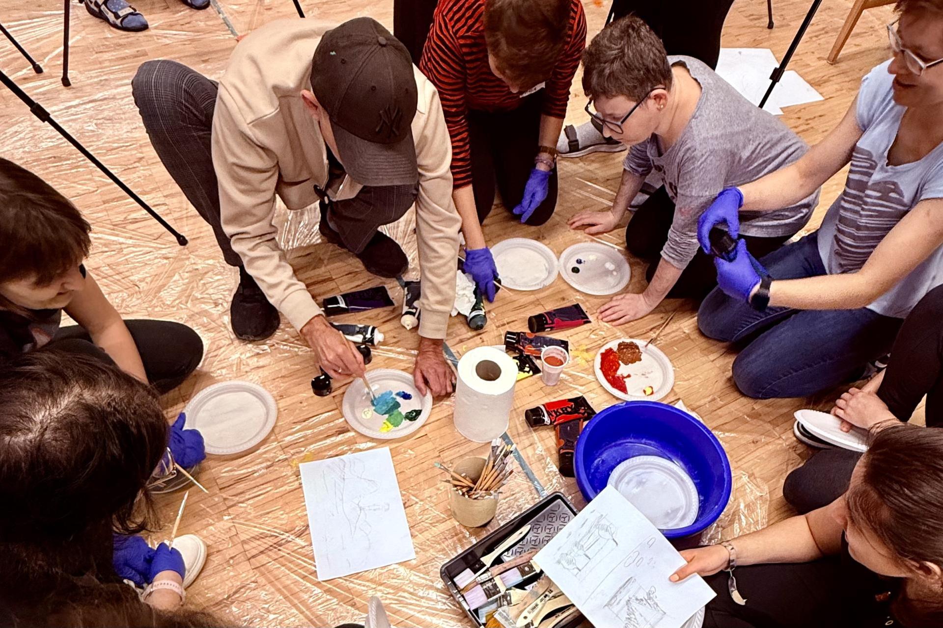 Wyjątkowe jasełka w wyjątkowym miejscu i w otoczeniu prac plastycznych