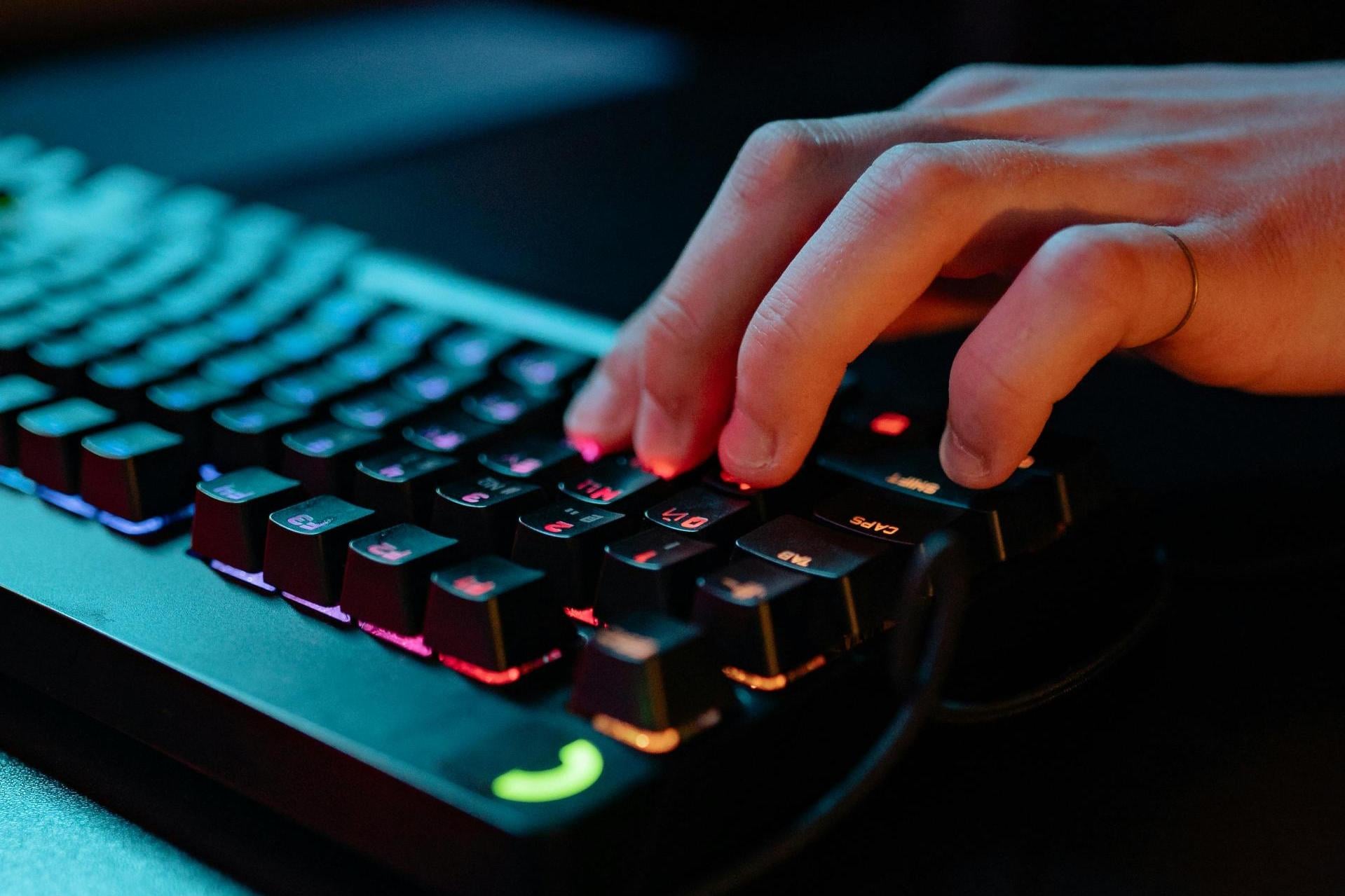 Groźby wobec władz Krakowa w internecie. 50-latek zatrzymany