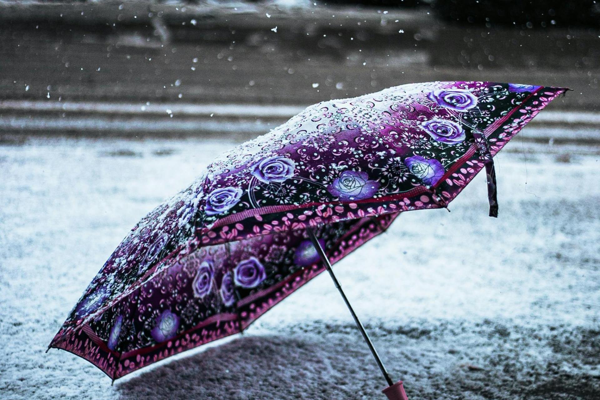 Chłodny poniedziałek w Małopolsce. Uwaga na opady i śliskie drogi