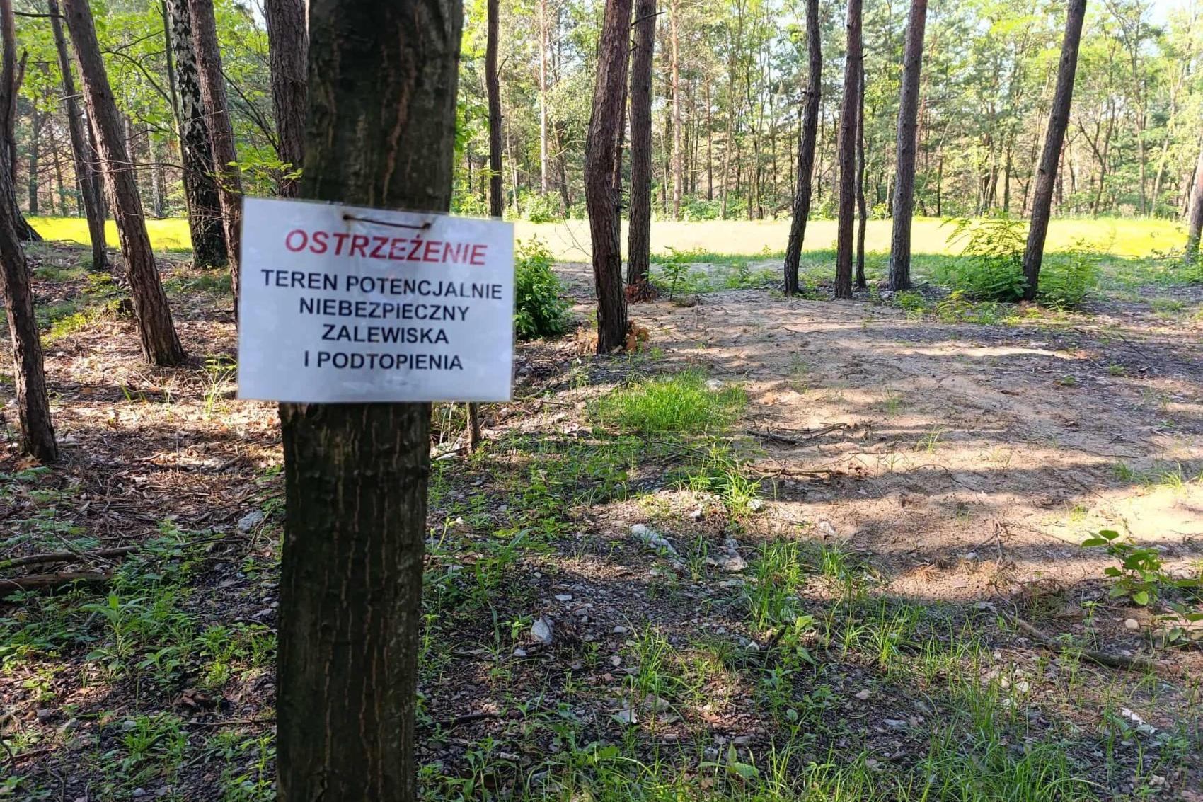 Nadleśnictwo Olkusz: zapadliska wciąż groźne. Zakaz wstępu do lasów przedłużony o kolejny rok