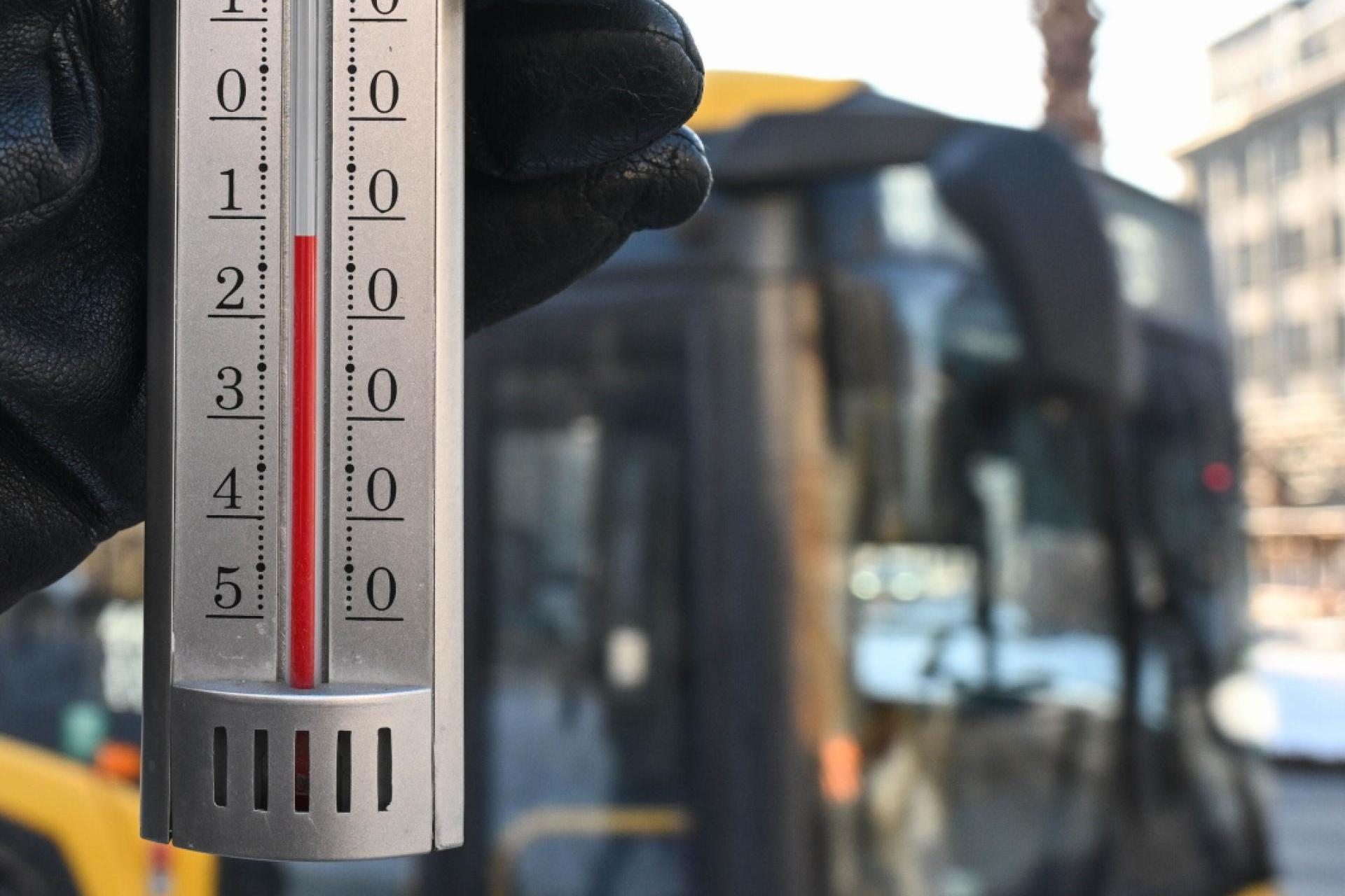 Mróz nie odpuszcza, alertami IMGW objęty jest niemal cały kraj