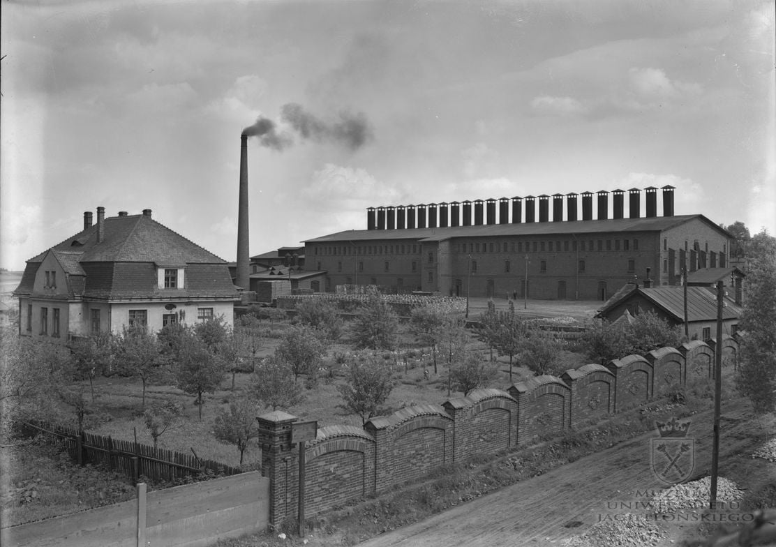  Zakłady Ceramiczne „Bonarka” przy ul. Fredry, fot. Stanisław Mucha, lata 30. XX w. Ze zbiorów Muzeum UJ
