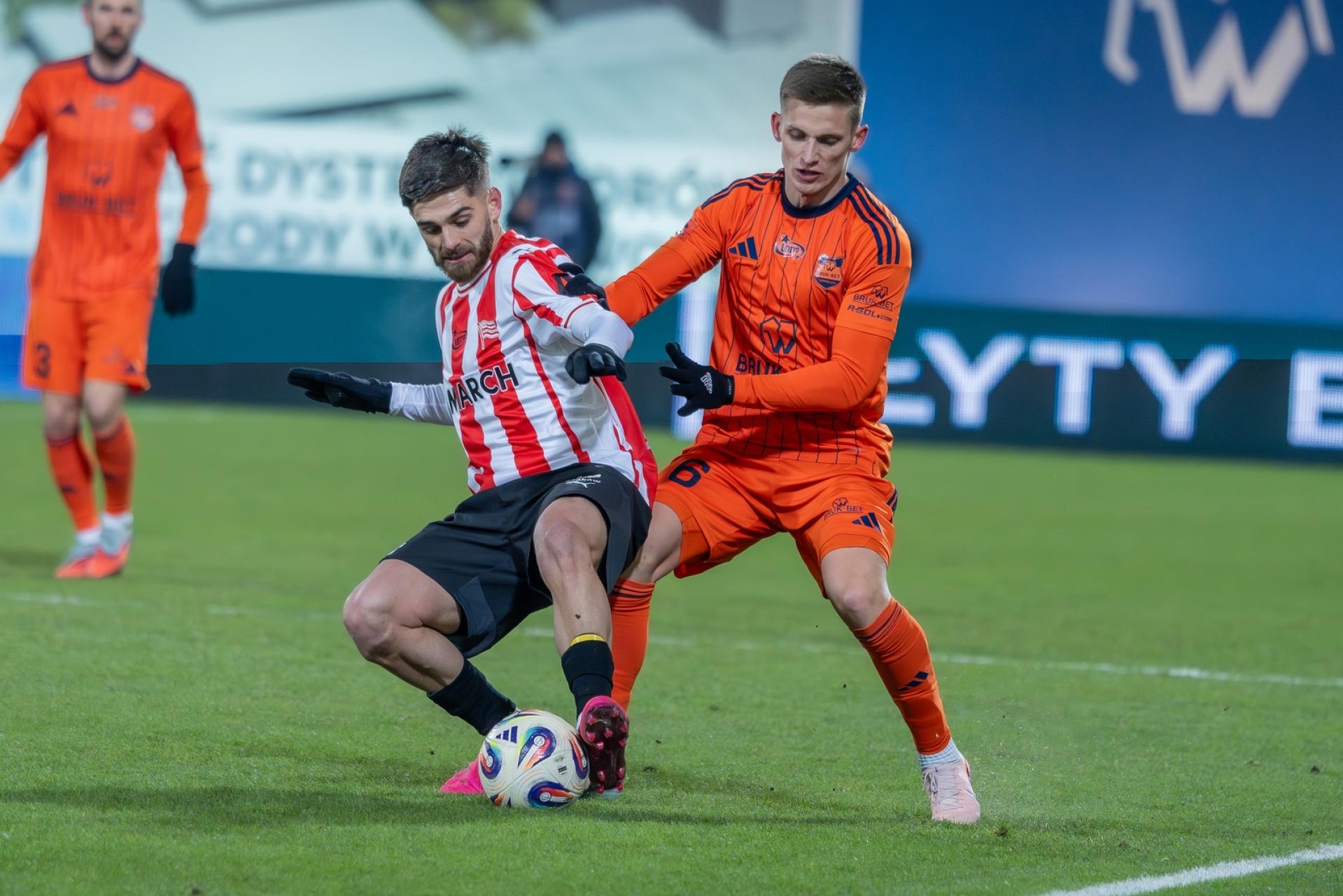 Coraz mniejszy margines błędu Termaliki. Puszcza wraca do gry. TRANSMISJA