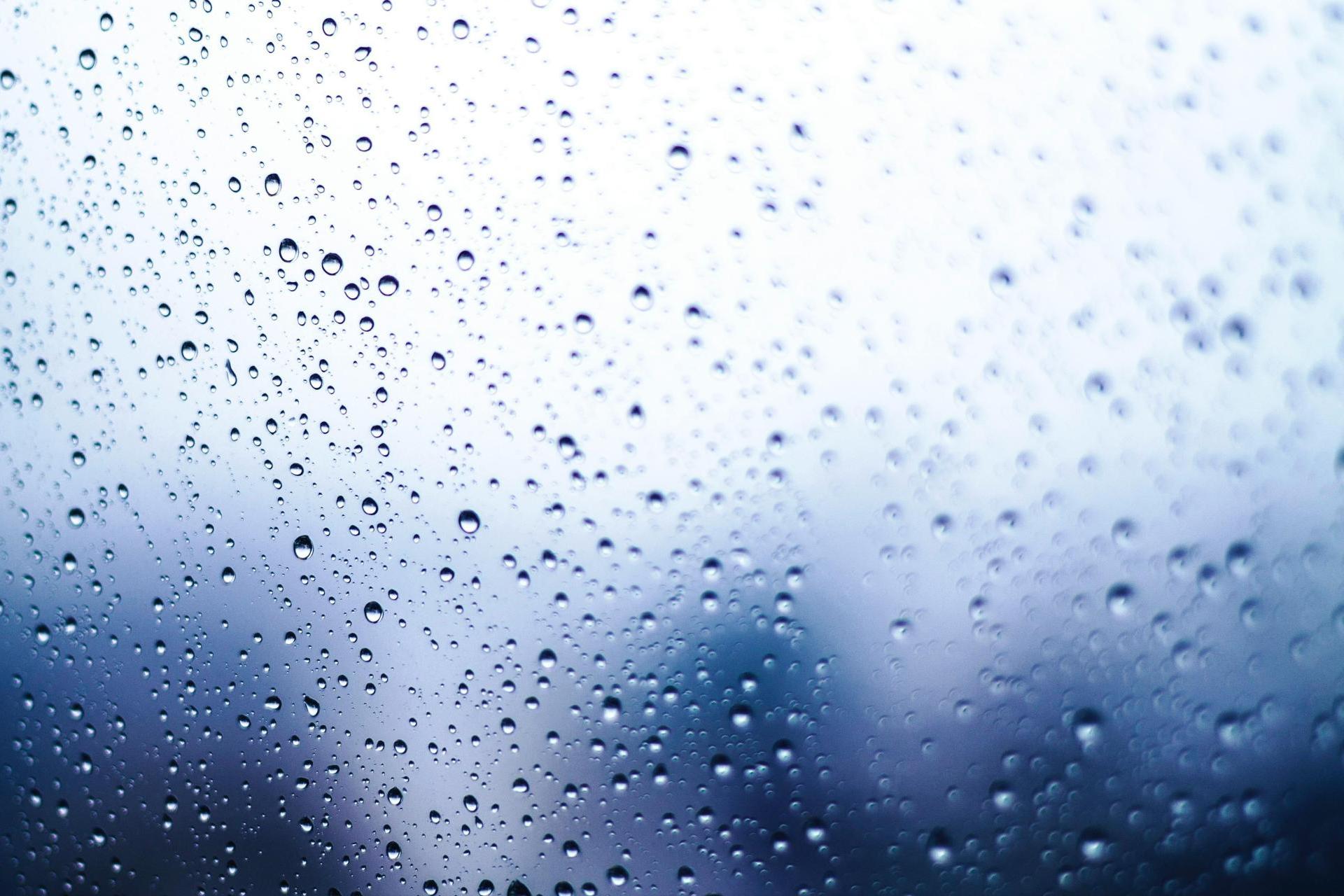 Środa z przelotnymi opadami, noc chłodna i miejscami śliska w Małopolsce