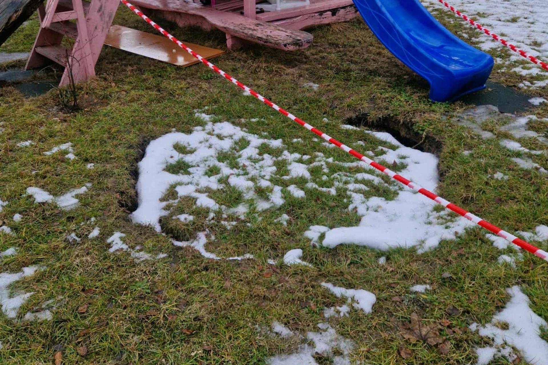 Kolejne zapadlisko w Bukownie. Tym razem na prywatnej działce