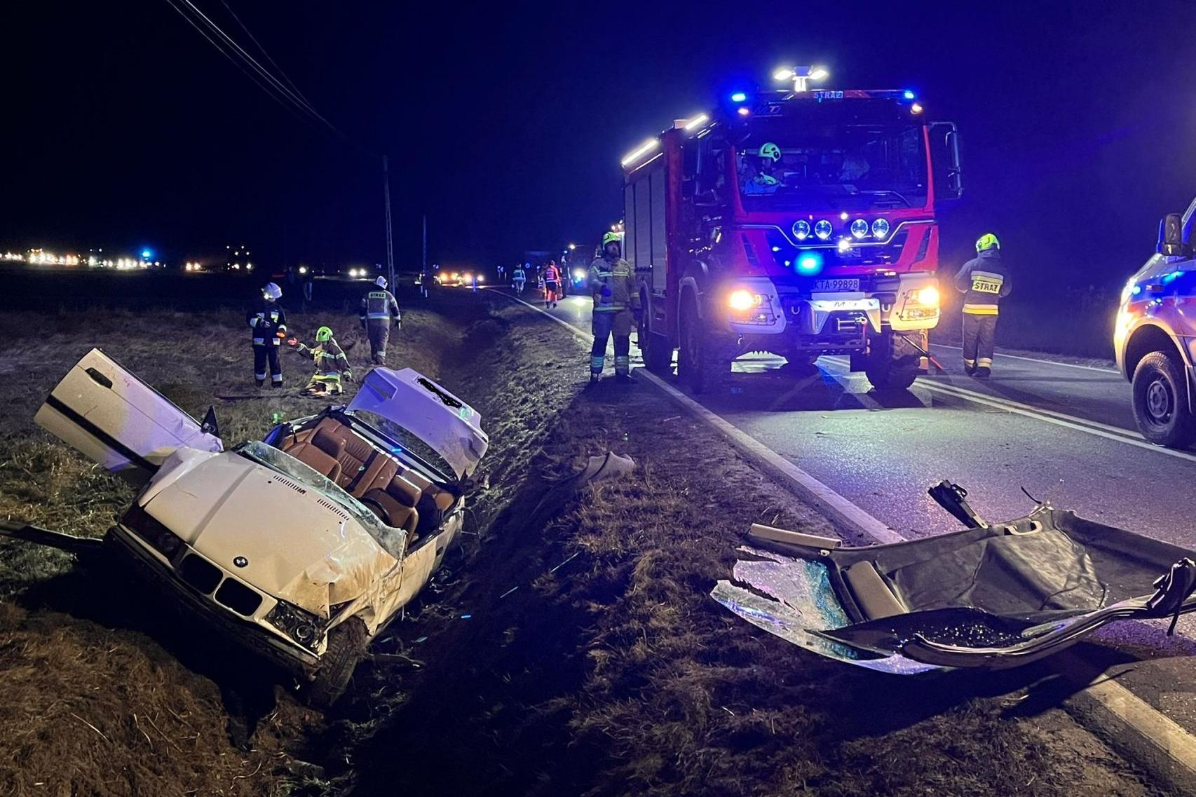 Pięć osób rannych w wypadku w Olszynach. W akcji ratunkowej brał udział śmigłowiec LPR