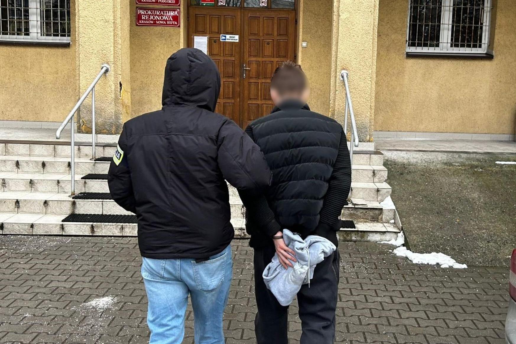 Cztery osoby - w tym 13 i 14-latek - zatrzymane za brutalne pobicie w Łagiewnikach