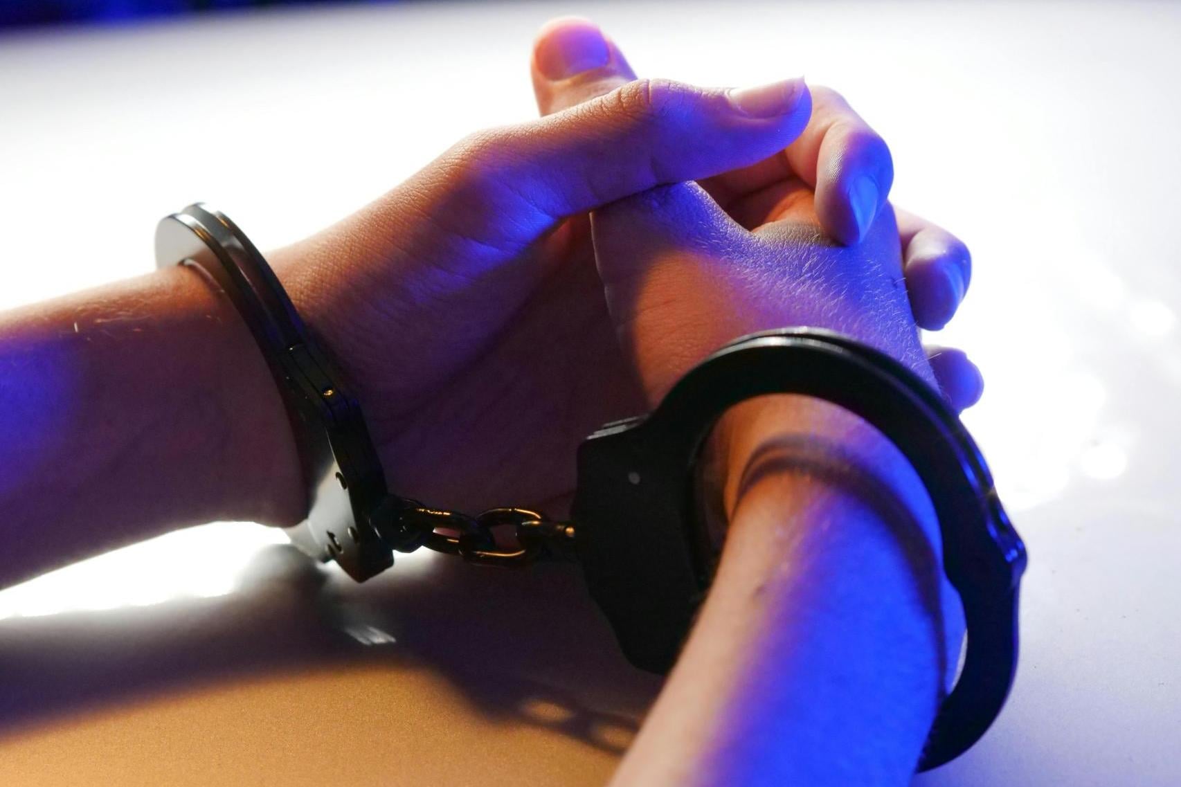 Pobili młodego mężczyznę i zostawili go ma mrozie. Grozi im choćby pięć lat więzienia