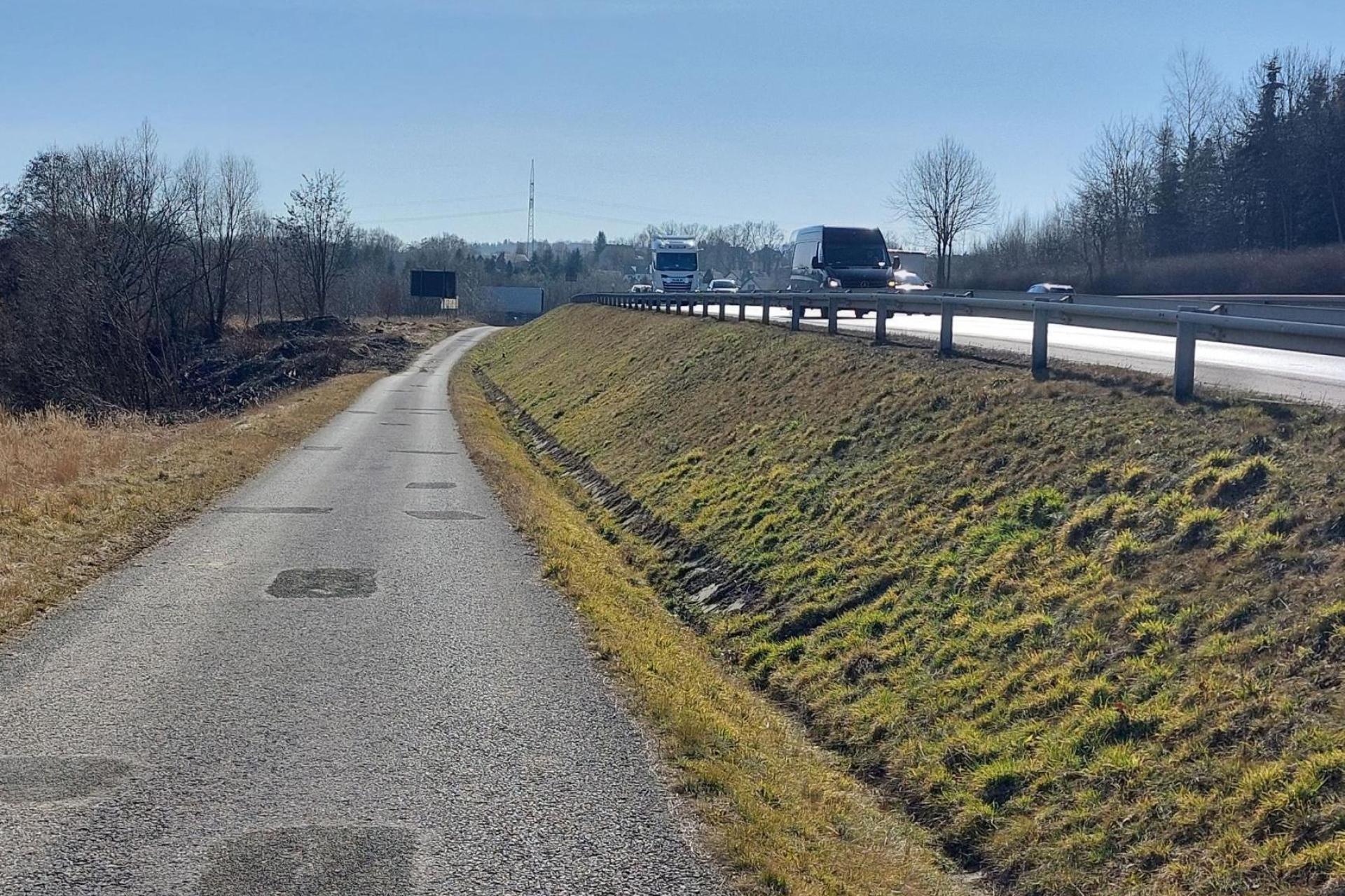 Utrudnienia na Zakopiance w Libertowie, ruch tylko prawym pasem