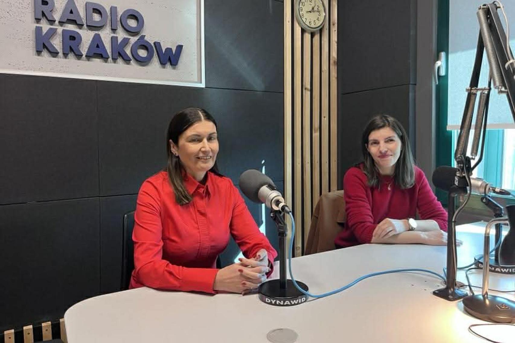 Szkoła bez telefonów. Ratunek dla psychiki czy walka z wiatrakami?