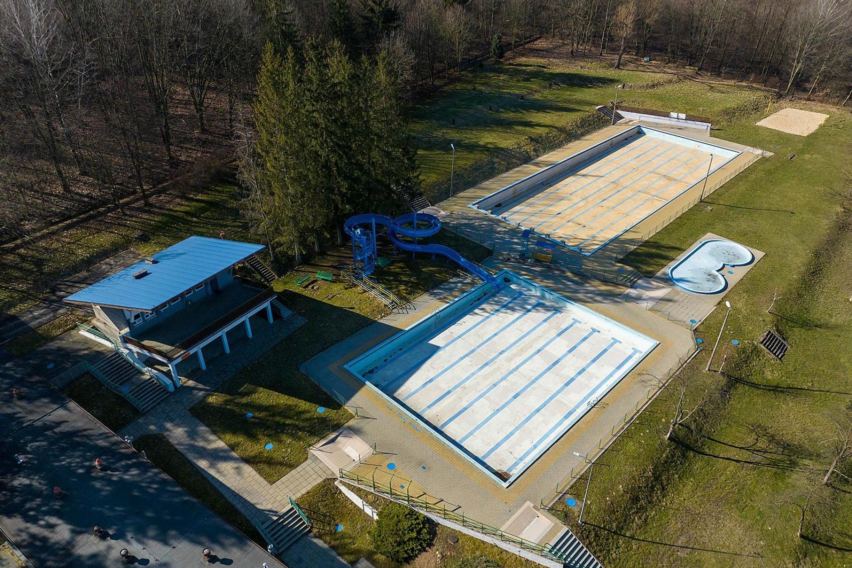 Co z remontem letniego basenu na Marcince? Dyskusja powraca