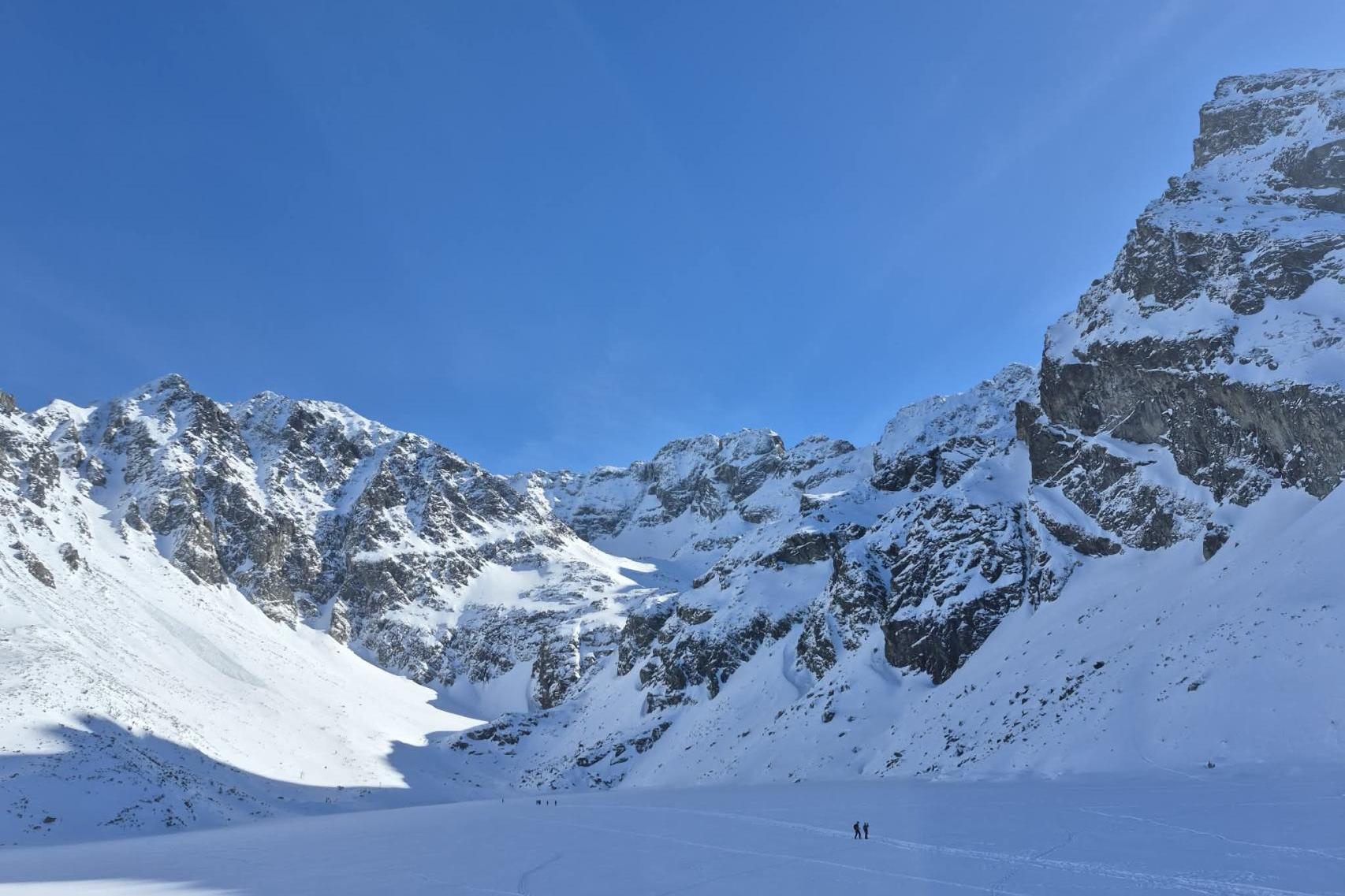 Pogoda na Podhalu dopisuje, w Tatrach zmniejszyło się zagrożenie lawinowe