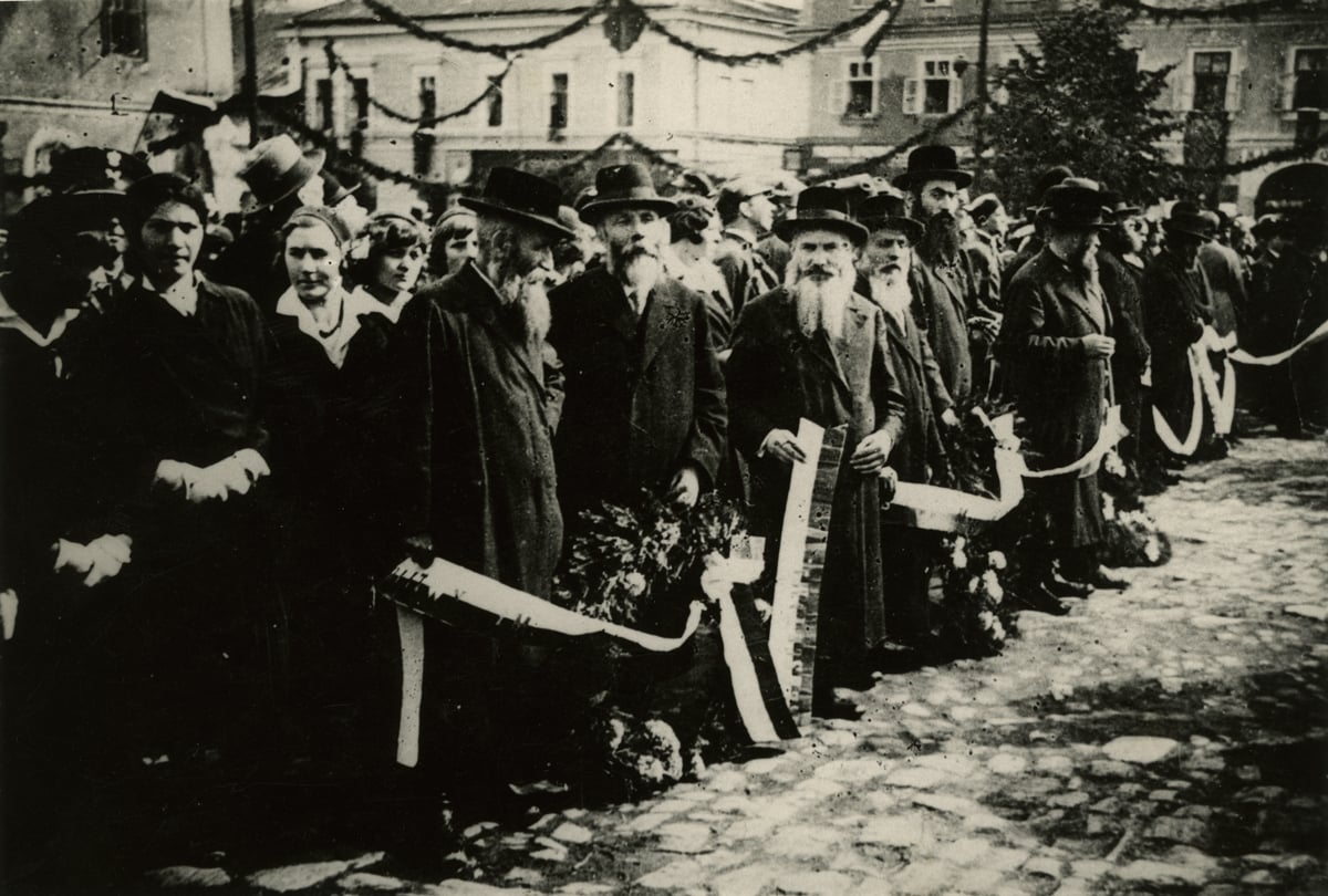 Bochnia, 1933. Uroczystości na Rynku (fot. własność Muzeum im. prof. Stanisława Fischera w Bochni)