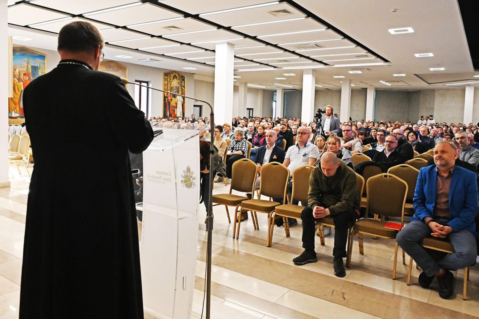 Komisja ds. nadużyć w Kościele. Paulina Guzik: ?Papierkiem lakmusowym będzie odpowiedzialność biskupów?