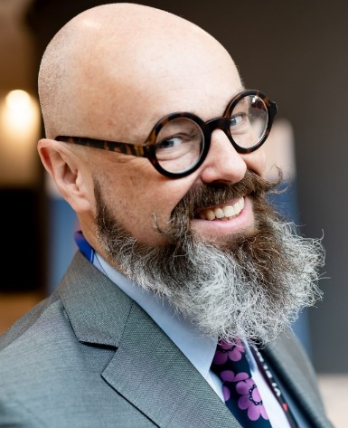 Dr Marek Benio, prawnik i ekonomista specjalizujący się w prawie pracy oraz delegowaniu pracowników w UE.