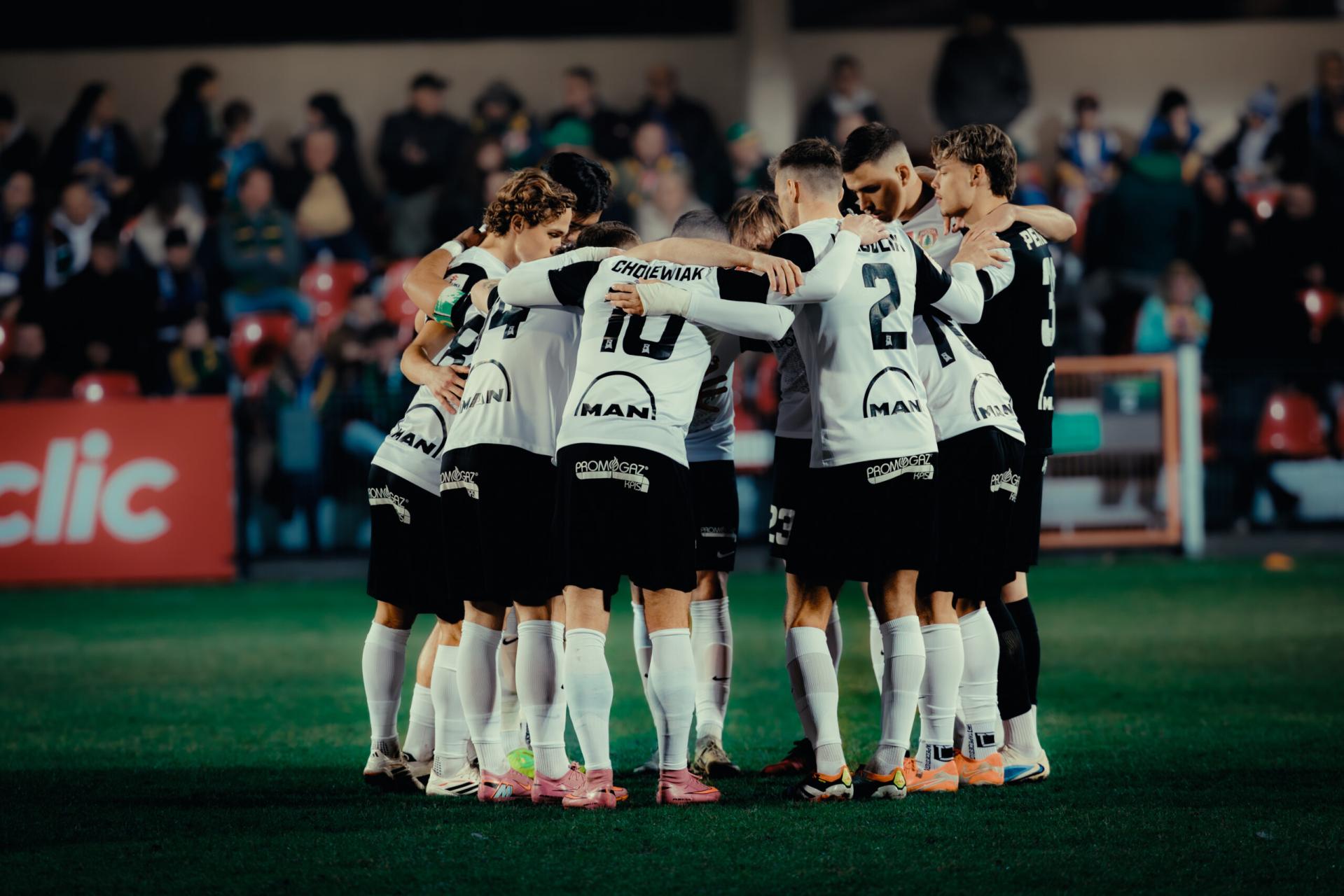 1. Liga. Rozpędzona Puszcza Niepołomice podejmuje Śląsk Wrocław