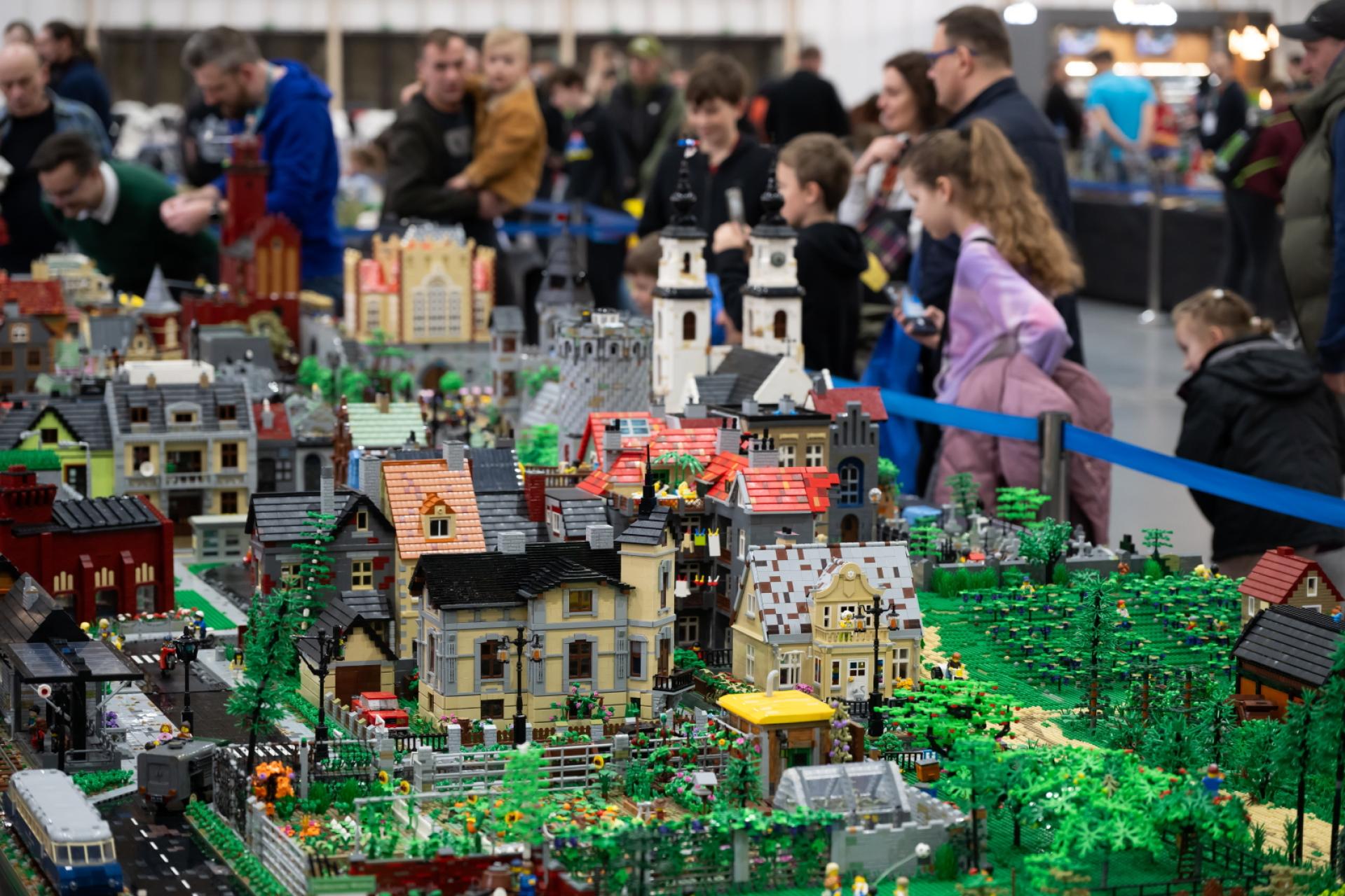 Programista z Krakowa buduje historię Polski z klocków Lego