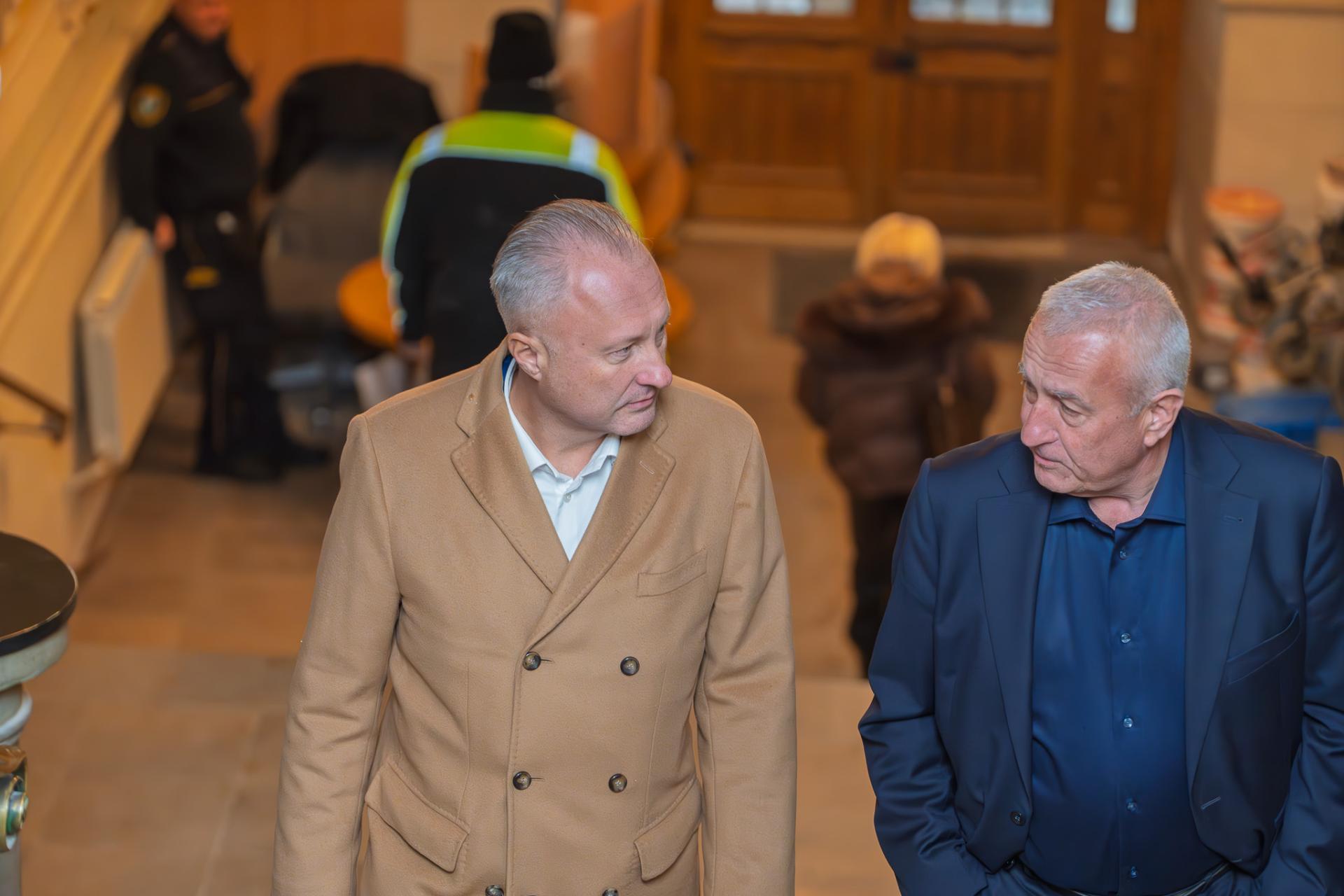 Zarzuty nie znikają. Co dalej w sprawie prezydenta Nowego Sącza?