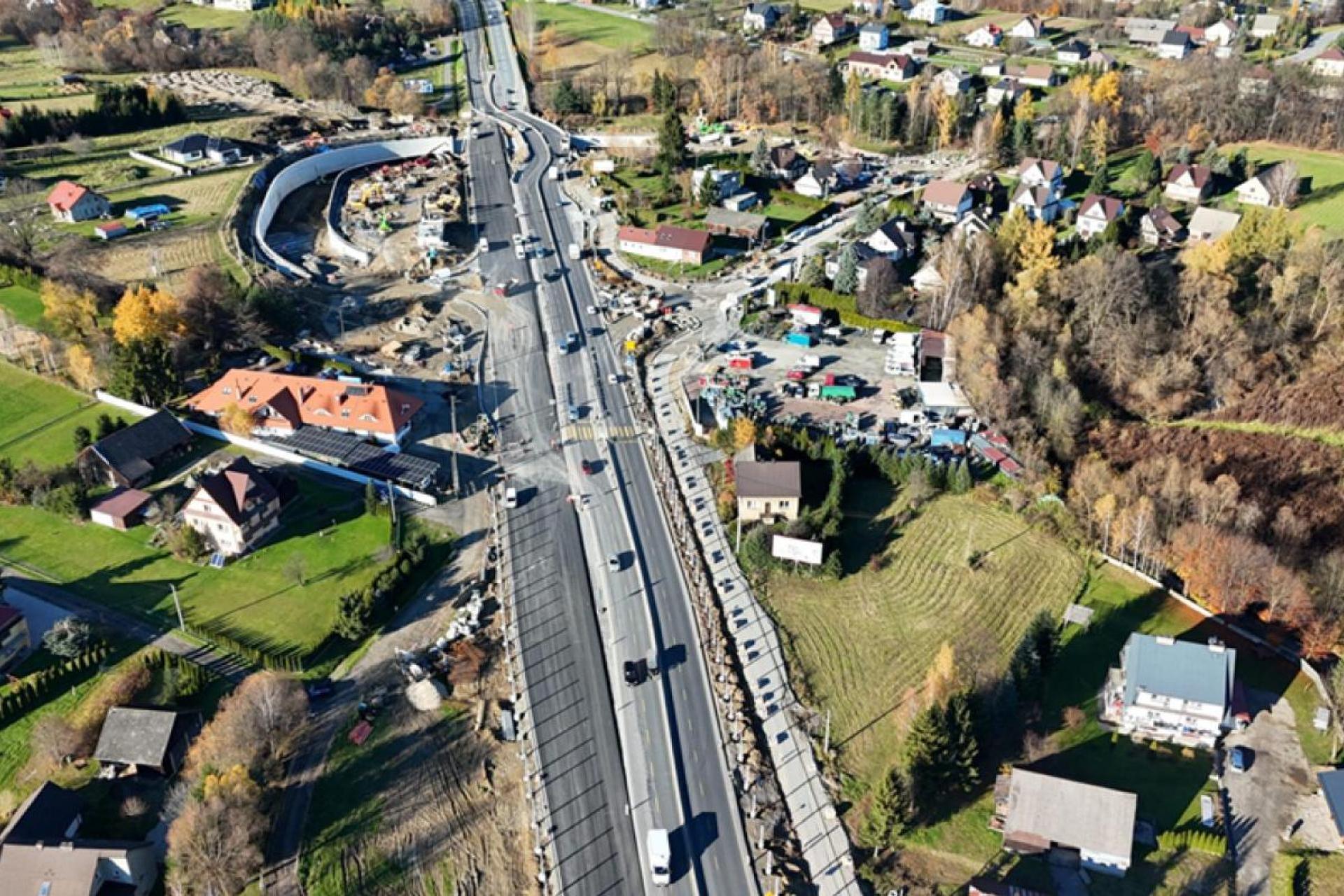 Na węzeł w Krzyszkowicach kierowcy muszą jeszcze poczekać. Zawiniła pogoda