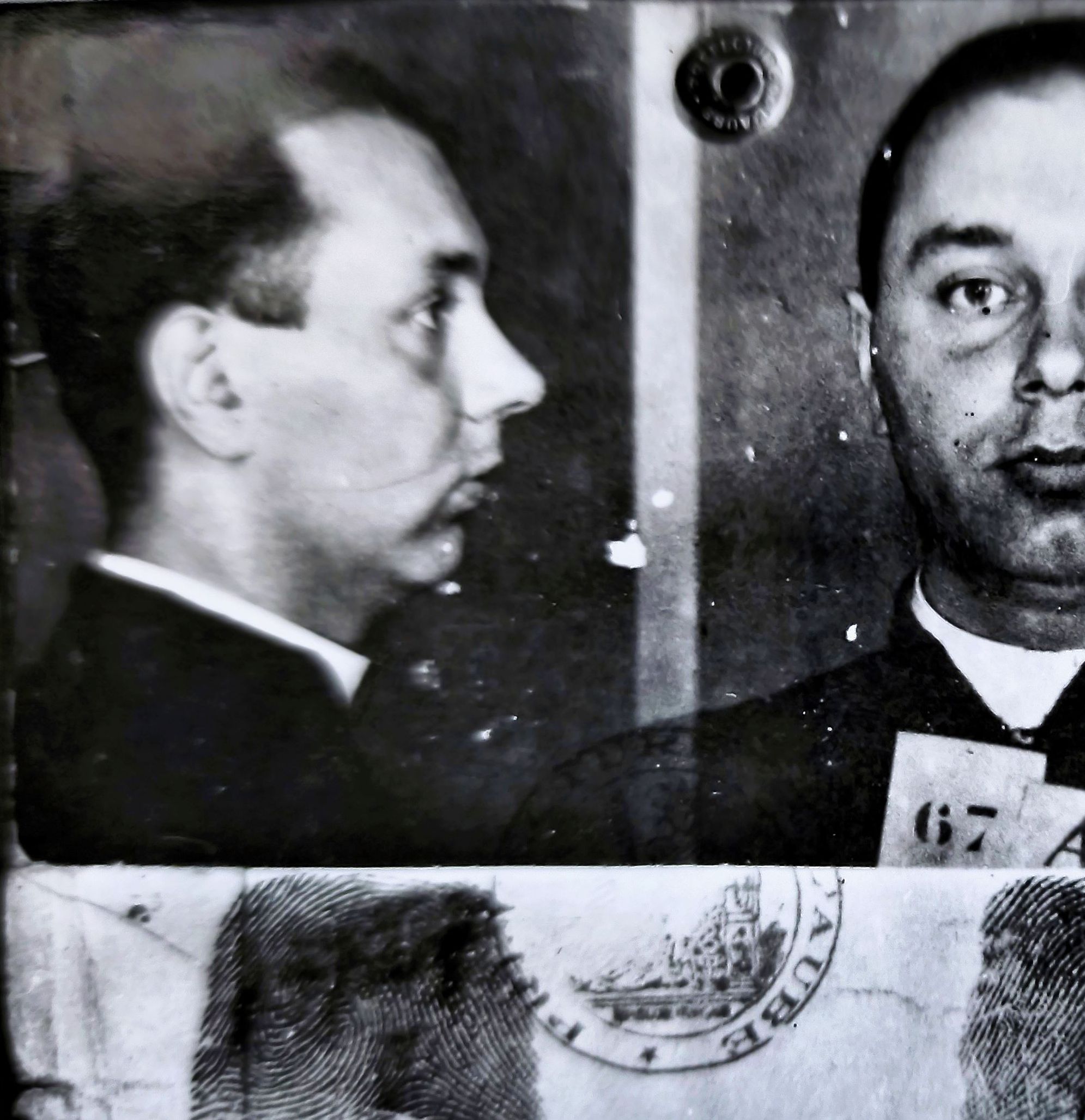 Zdjęcie wykonane na komisariacie policji w Troyes, dep. Aube. Na rewersie zdjęcia dopisek księdza: Gdy byłem wywieziony do obozu w Troyes w 1940. (Fot. z Archiwum Parafii św. Jadwigi w Dębicy)