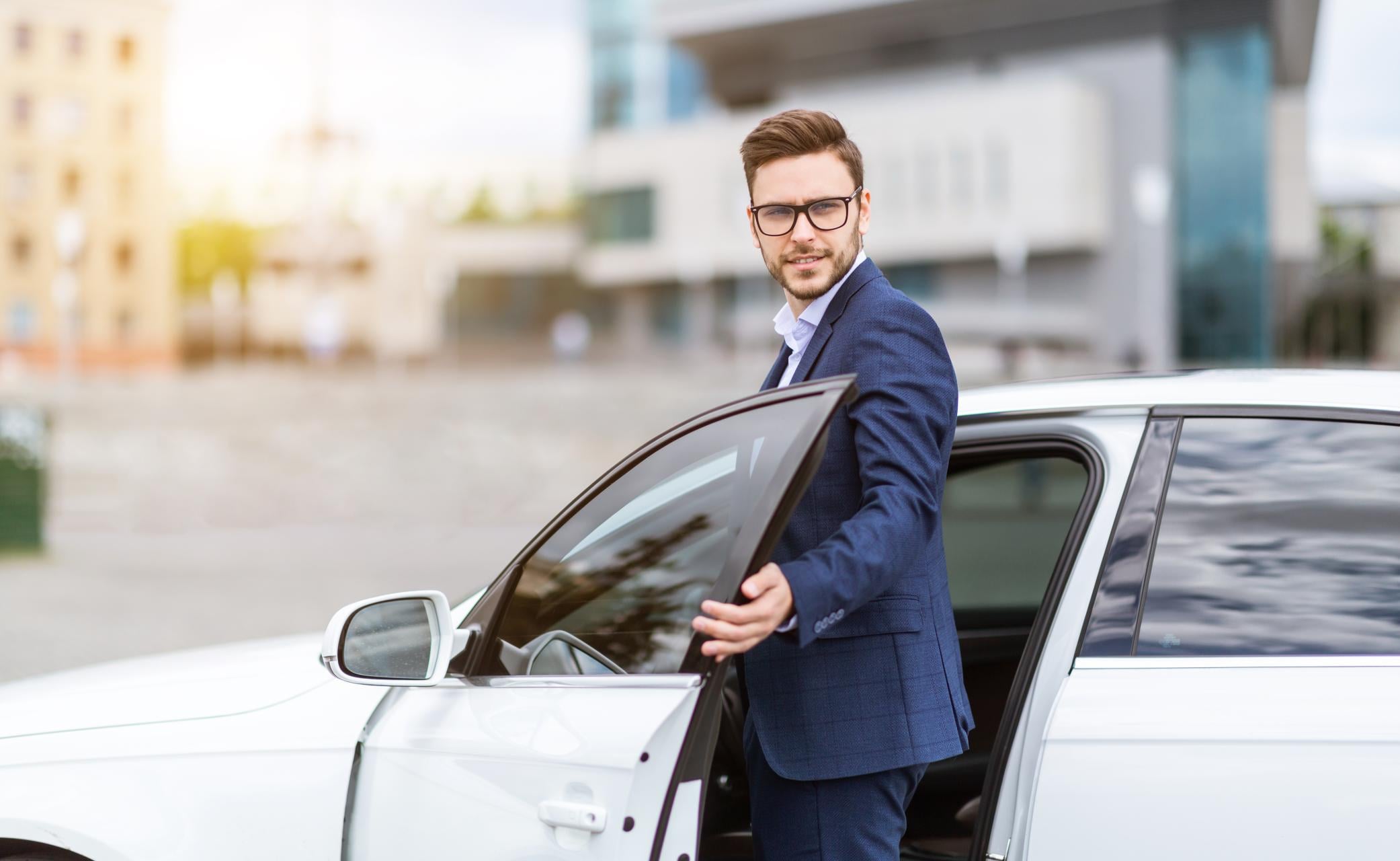 Dlaczego hybrydy z Japonii to najbezpieczniejsza inwestycja dla firmowej floty?