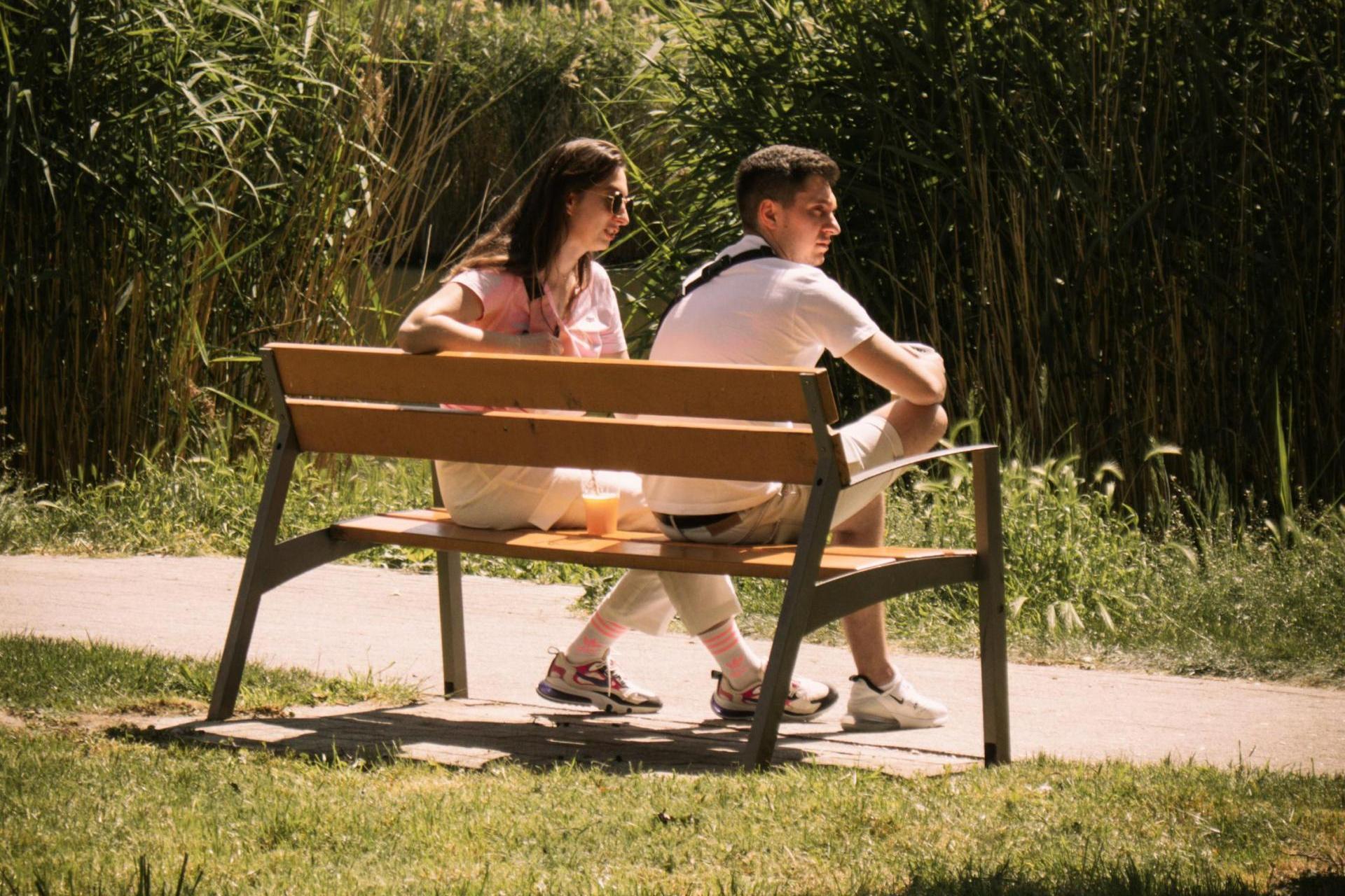 Jak wygląda życie u boku osoby uzależnionej i gdzie kończy się pomaganie, a zaczyna bezsilność?