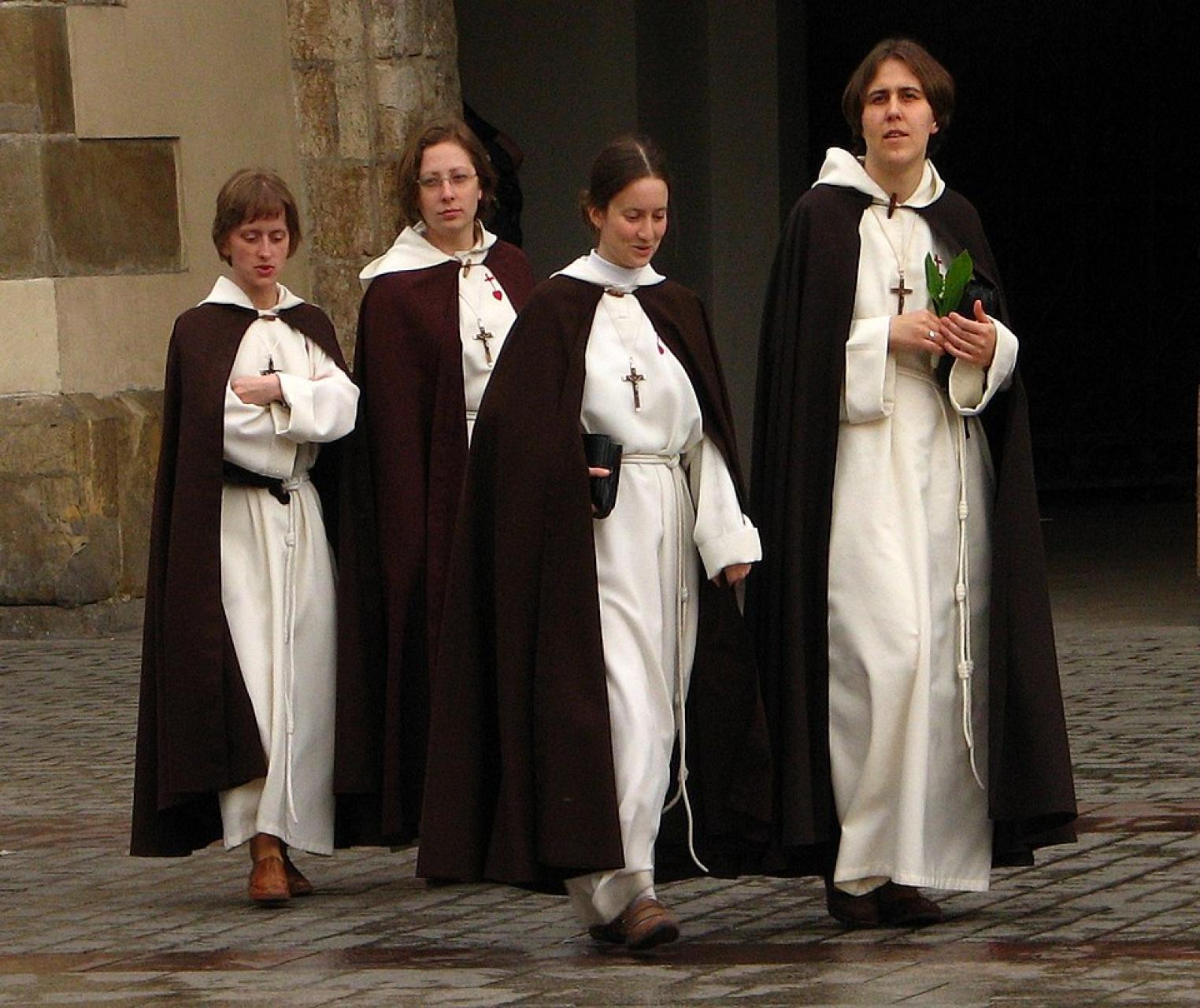 Wiara powinna być świadoma. Wielkanoc u Jadwiżanek Wawelskich