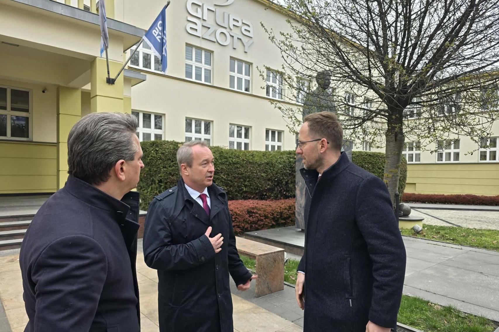 Prezes Grupy Azoty: siedziba zostaje w Tarnowie. ?Nie ma tego tematu?