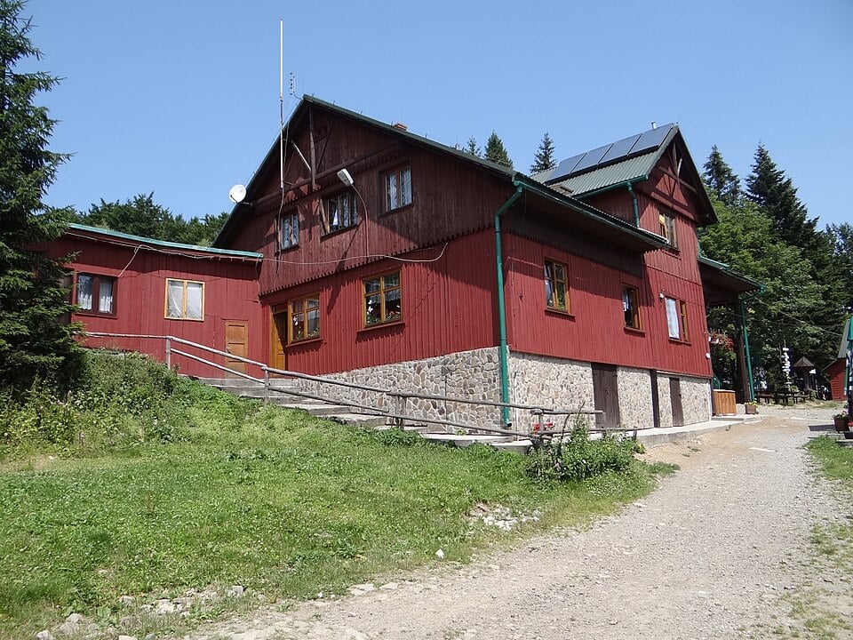 Schronisko PTTK na Leskowcu (fot. Jerzy Opioła/Wikipedia)